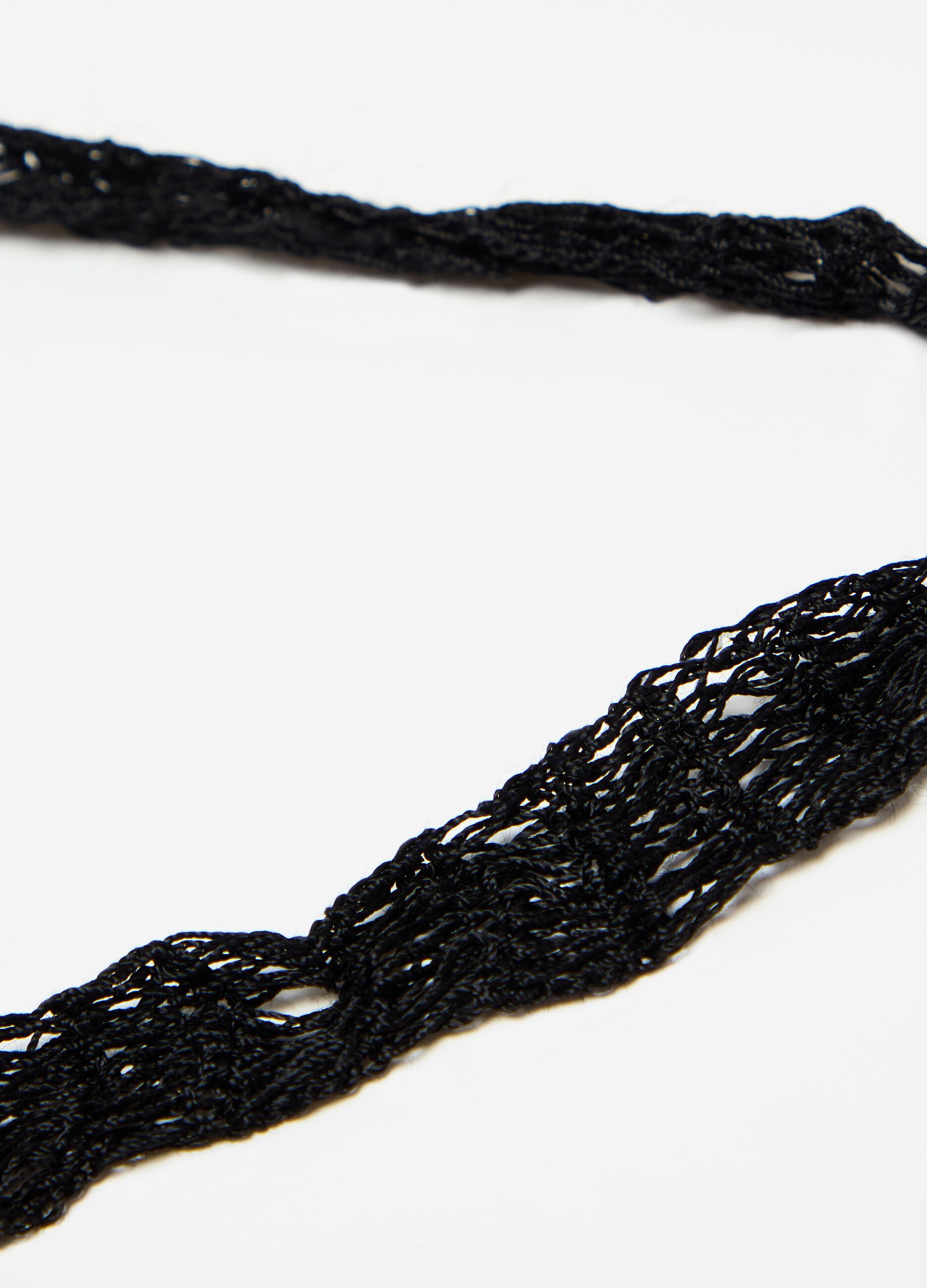 Long necklace with multi-string mesh