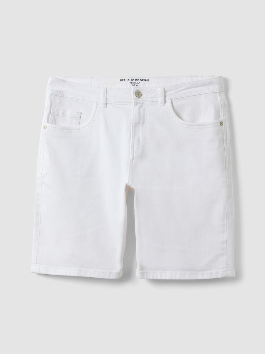 White denim Bermuda shorts in stretch cotton, regular fit_4