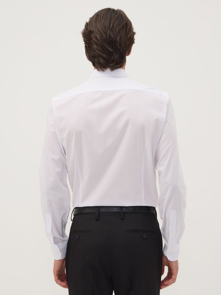 Camicia bianca slim fit con colletto classico easy iron_3