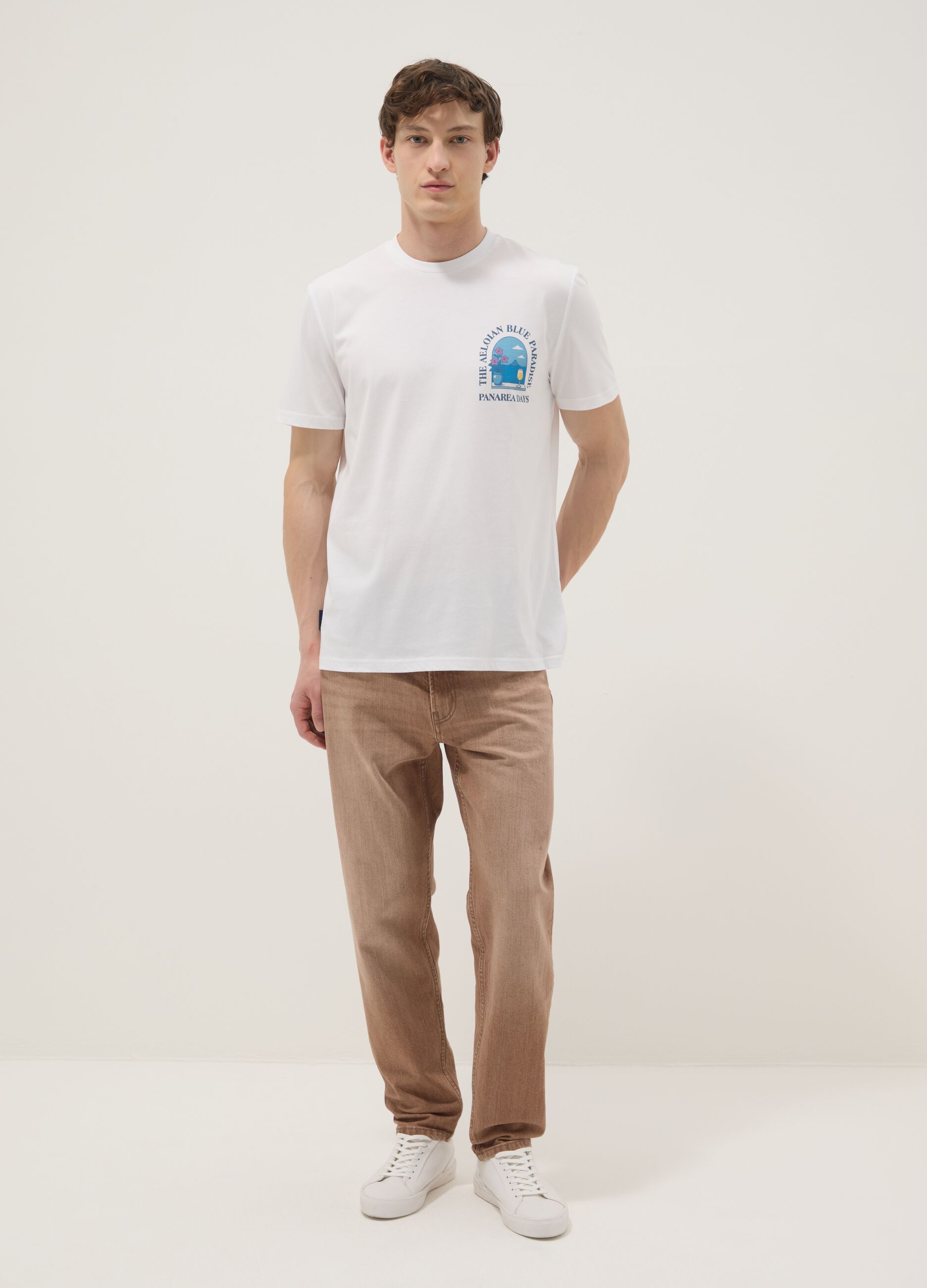 Wei&szlig;es Regular-Fit T-Shirt aus reiner Baumwolle mit kurzen &Auml;rmeln