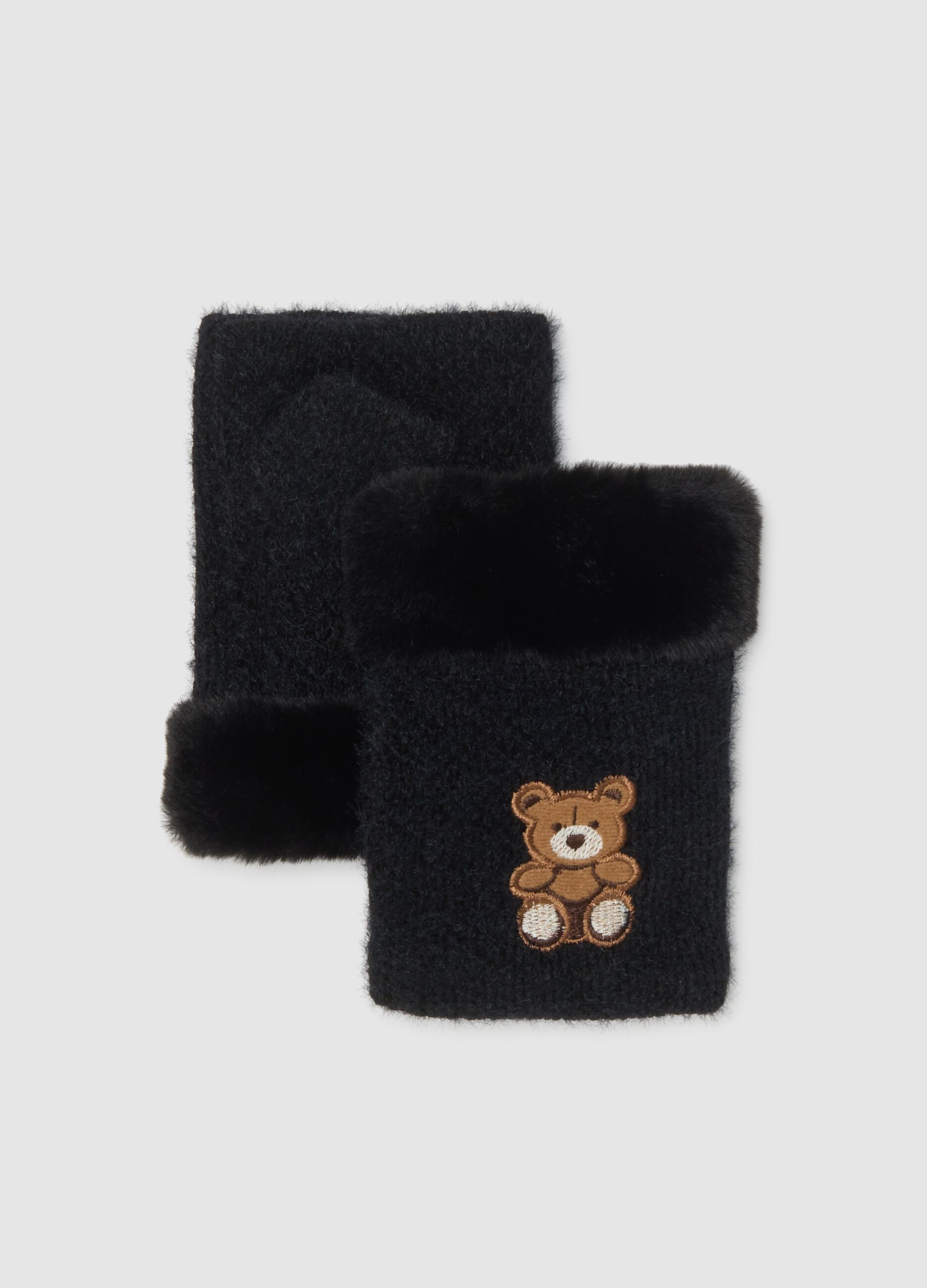 Black gloves with embroidery