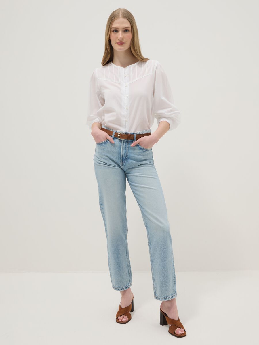 &Lambda;&epsilon;&upsilon;&kappa;ό &pi;&omicron;&upsilon;&kappa;ά&mu;&iota;&sigma;&omicron; &alpha;&pi;ό &kappa;&alpha;&theta;&alpha;&rho;ό &beta;&alpha;&mu;&beta;ά&kappa;&iota; &sigma;&epsilon; &kappa;&alpha;&nu;&omicron;&nu;&iota;&kappa;ή &gamma;&rho;&alpha;&mu;&mu;ή &mu;&epsilon; &kappa;&omicron;&upsilon;&mu;&pi;&iota;ά &kappa;&alpha;&iota; &sigma;&tau;&rho;&omicron;&gamma;&gamma;&upsilon;&lambda;&epsilon;&mu;έ&nu;&omicron; &kappa;&omicron;&lambda;ά&rho;&omicron;_2