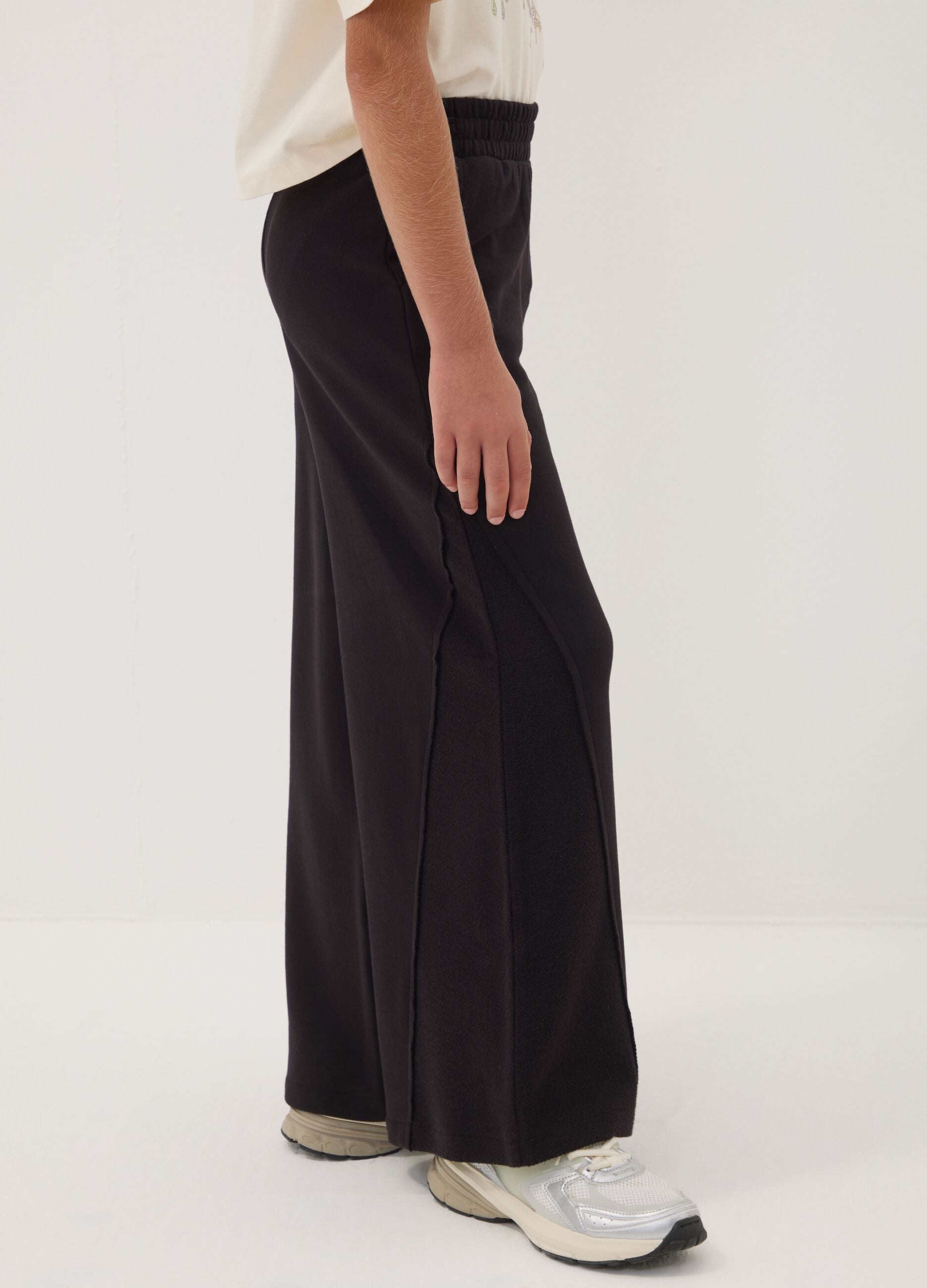 Black wide-leg trousers in pure cotton