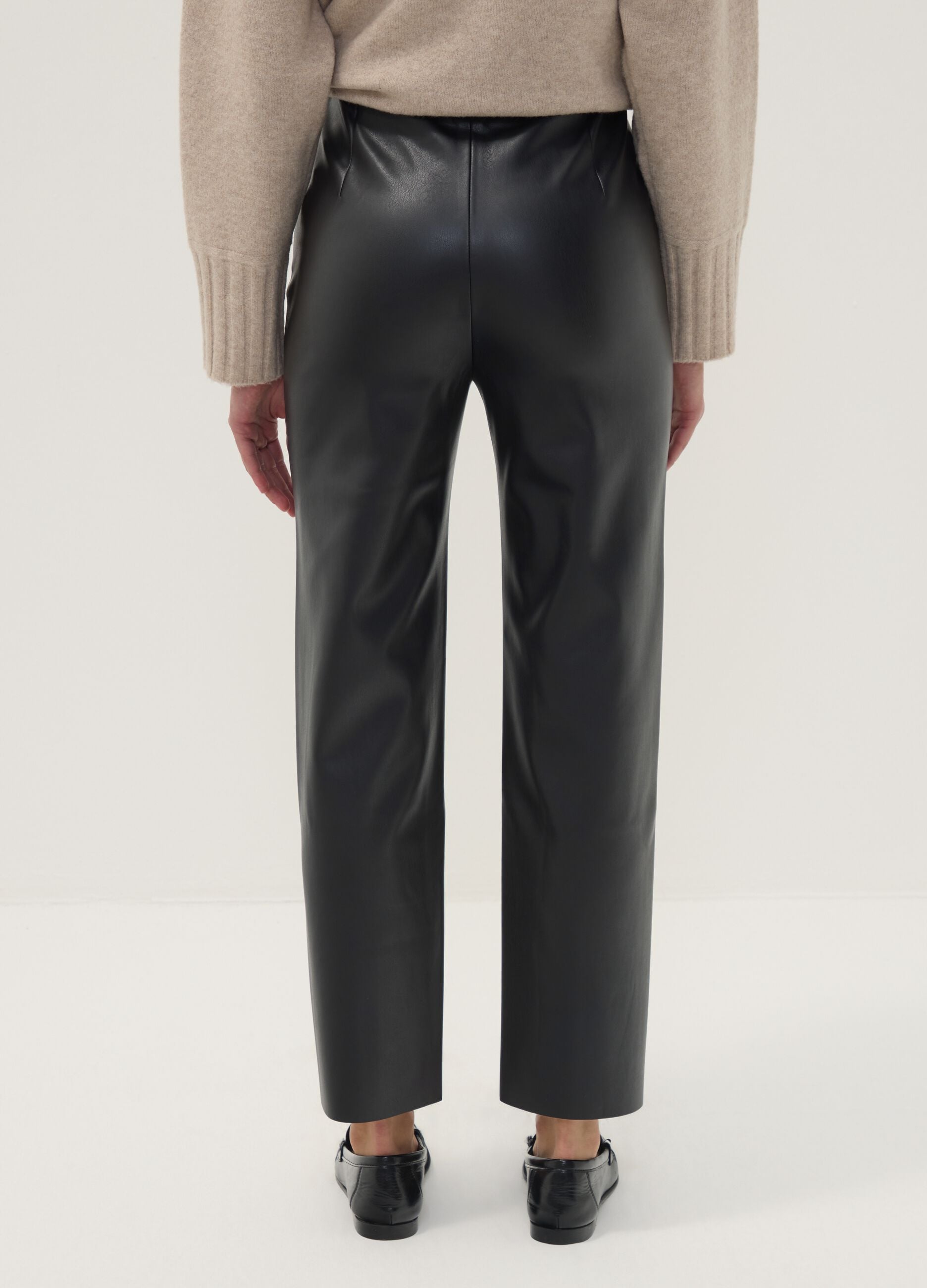 Leggings neri slim fit con vita regular ed elastico