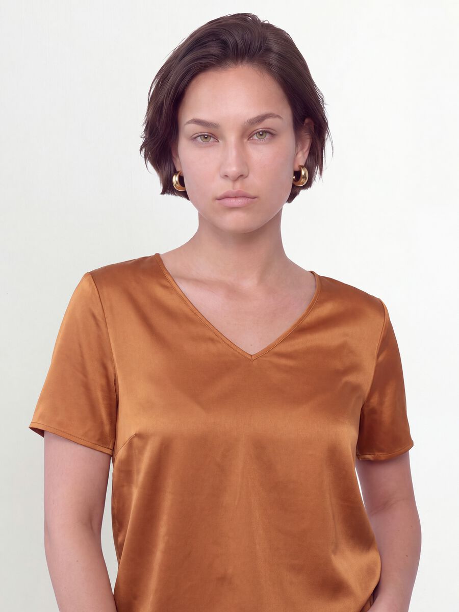 Brown satin V-neck stretch blouse, regular fit_1
