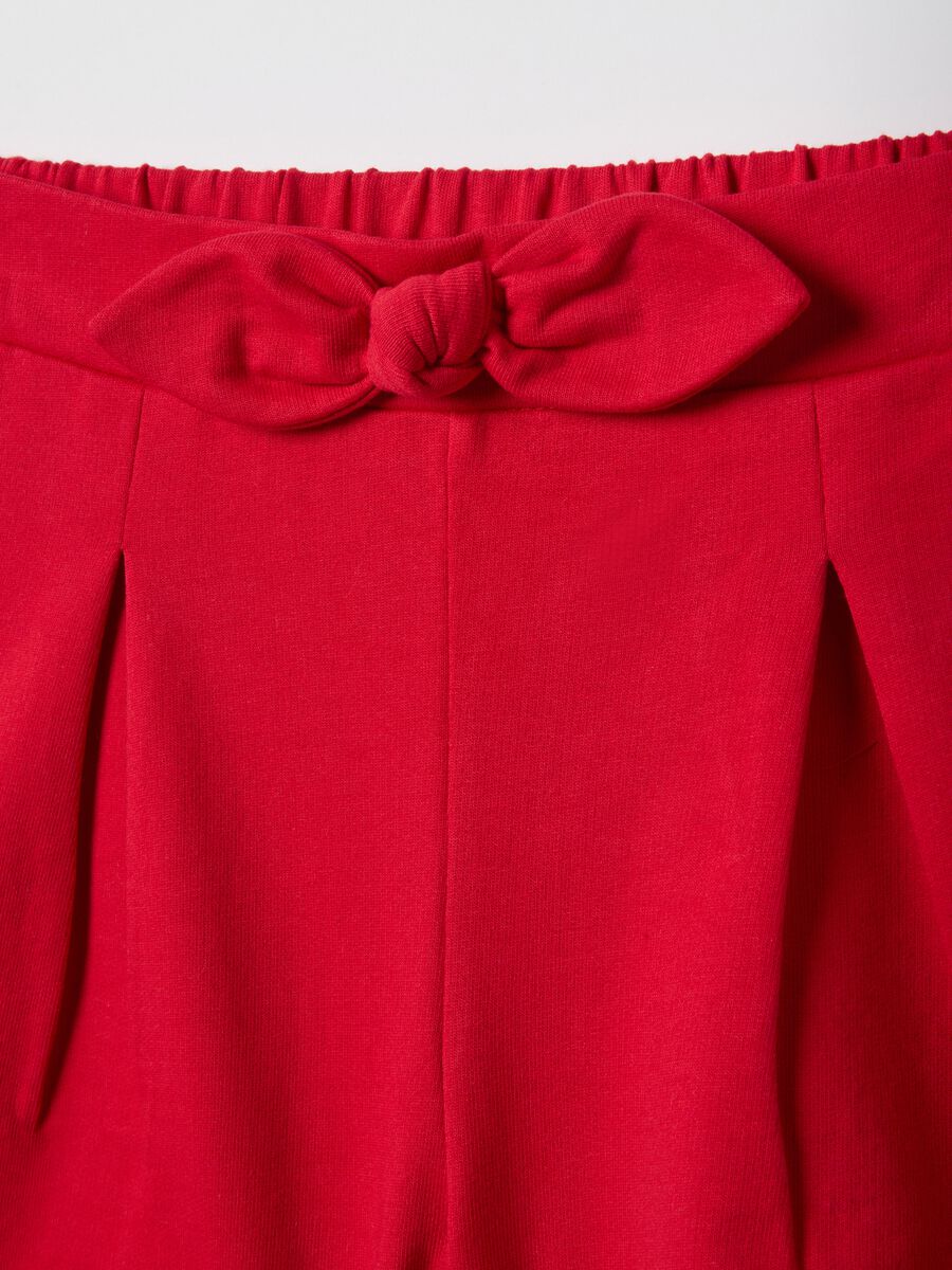 Red pure cotton girls' shorts in regular fit with rhinestones_3