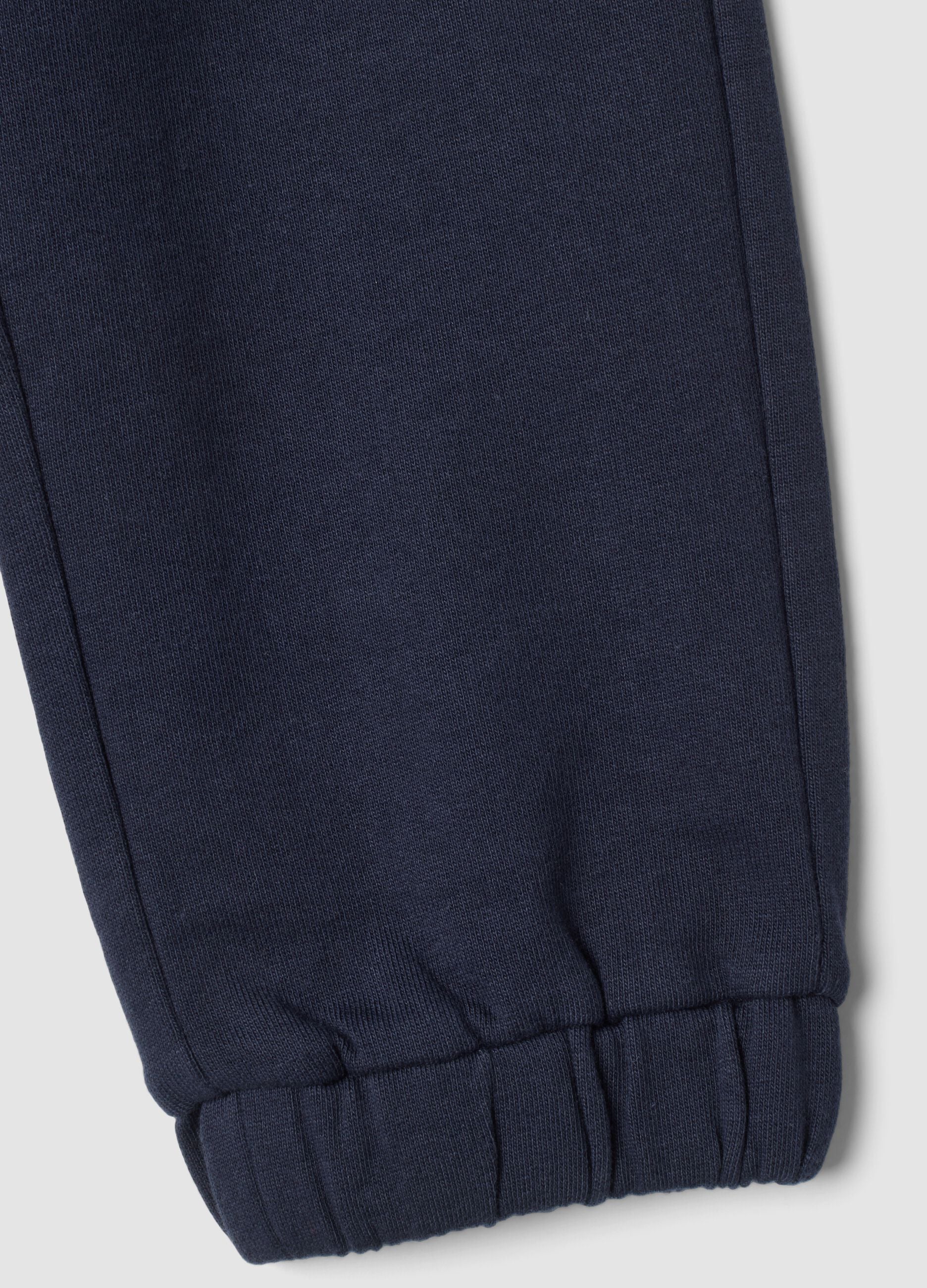 &Mu;&pi;&lambda;&epsilon; jogger &pi;&alpha;&nu;&tau;&epsilon;&lambda;ό&nu;&iota; &alpha;&pi;ό 100% &beta;&alpha;&mu;&beta;ά&kappa;&iota;