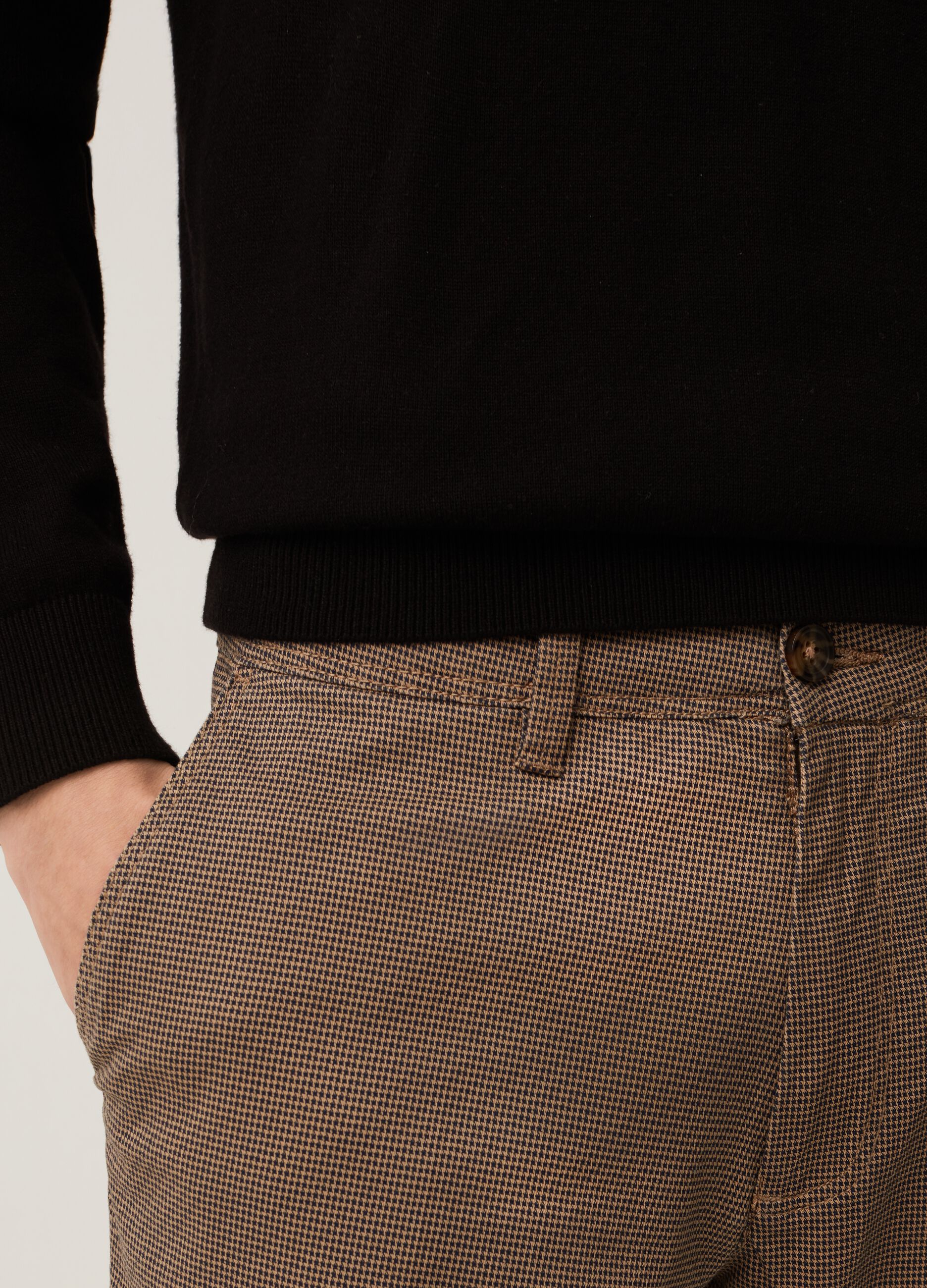 Regular-fit chinos with micro pattern