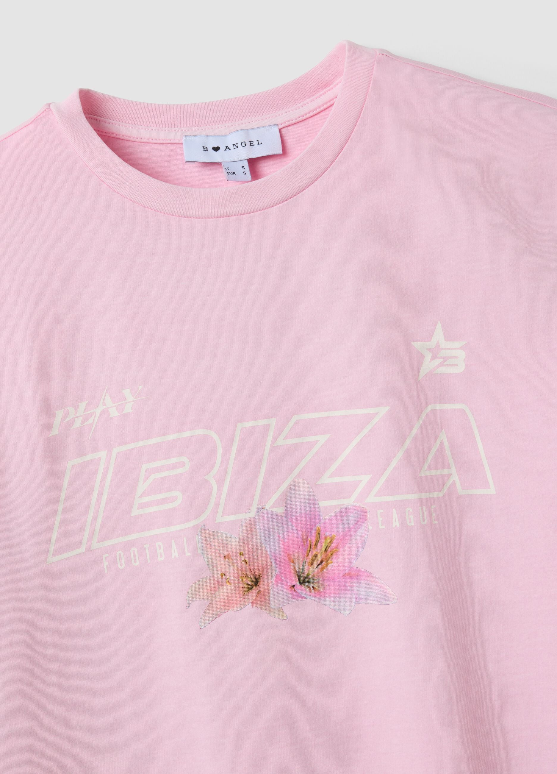 Camiseta rosa de algod&oacute;n puro con mensaje, corte relaxed