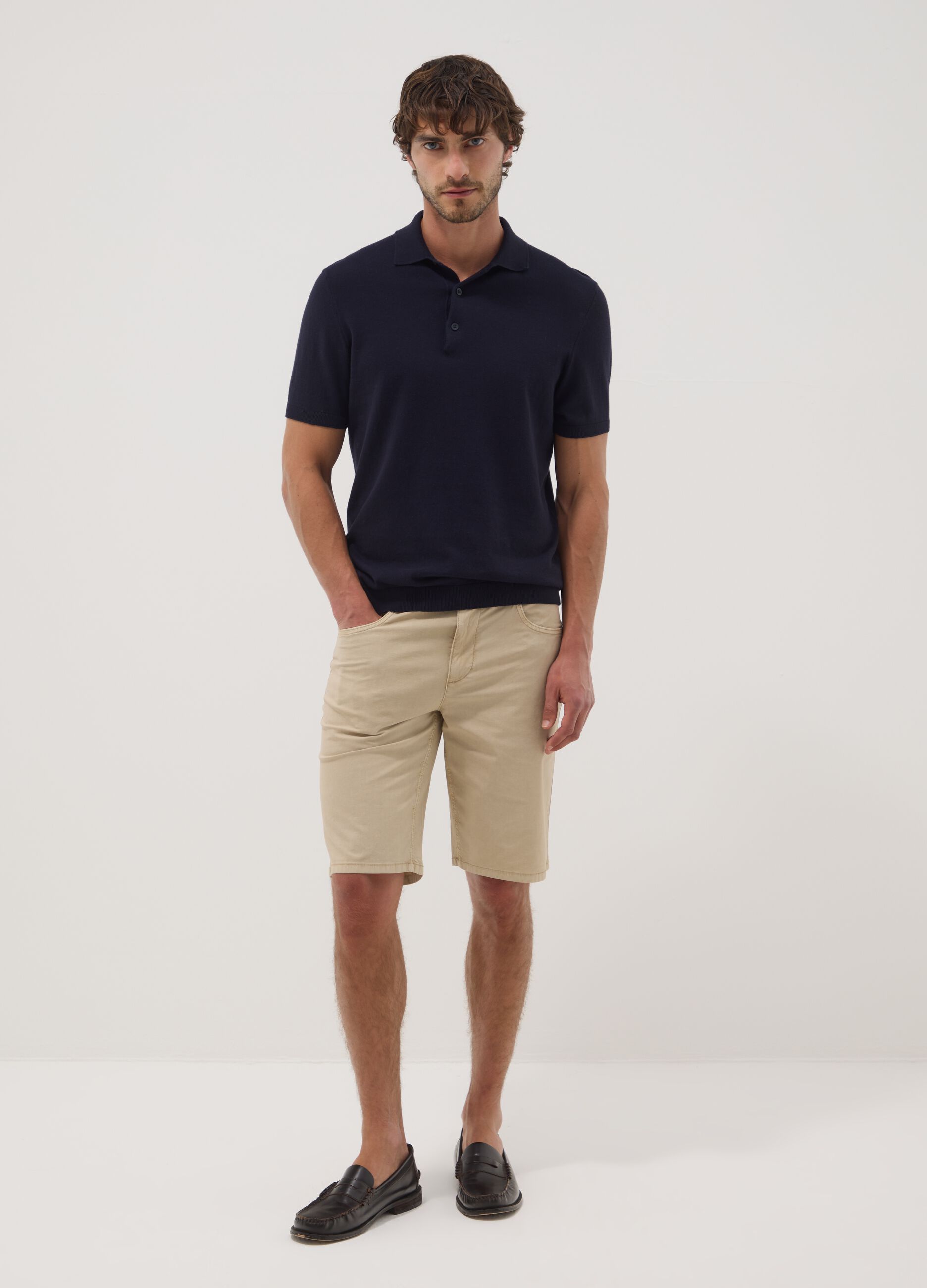 Beige stretch cotton five-pocket Bermuda shorts