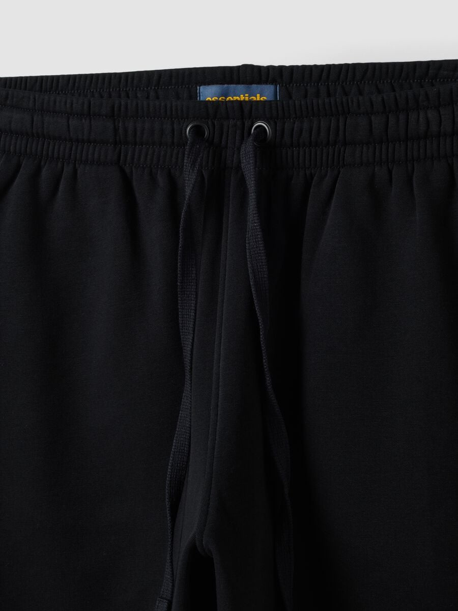 Black cotton-blend shorts with elasticated waist, regular fit_1