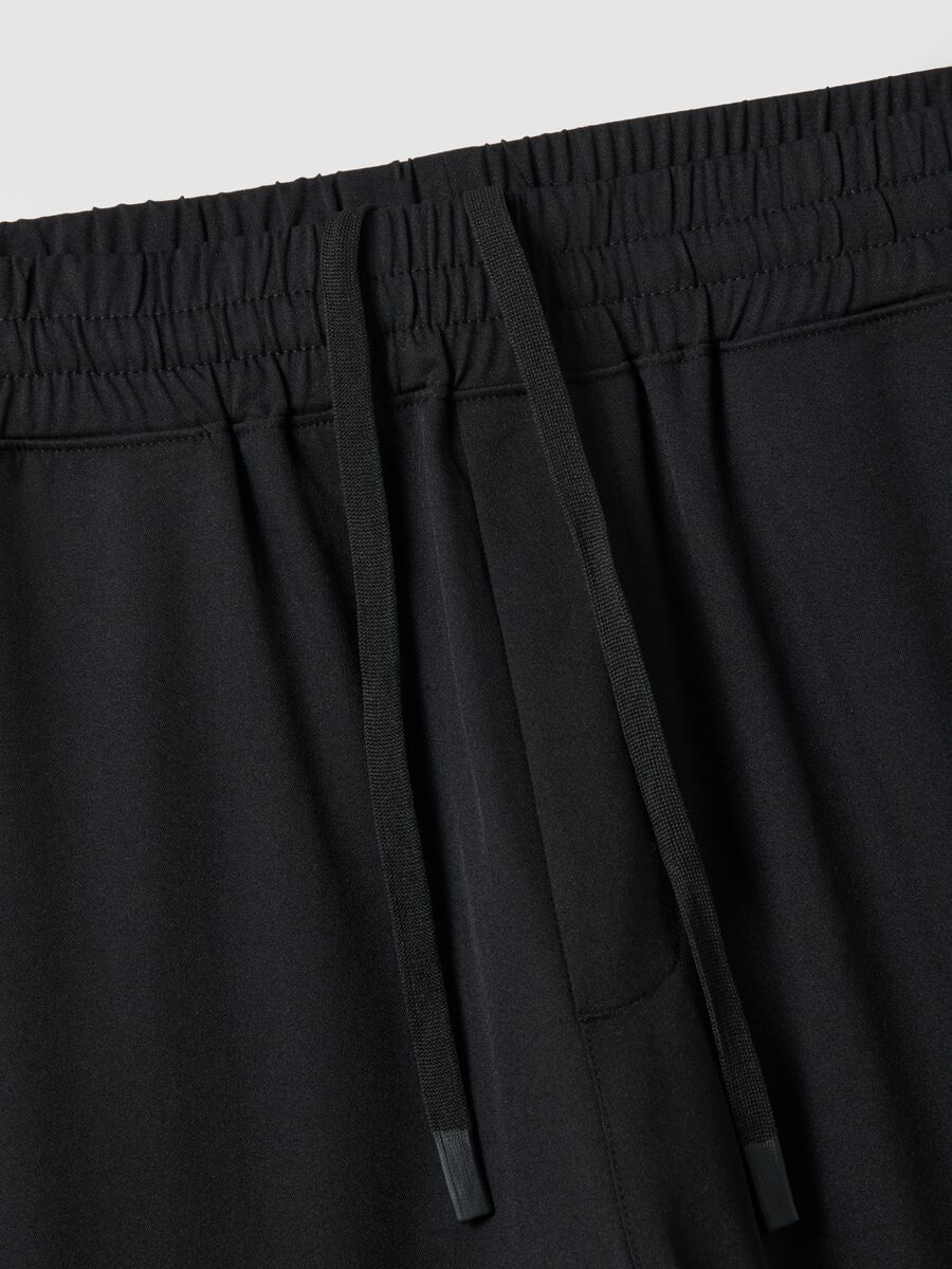 Black regular fit trousers with elasticated waist_5
