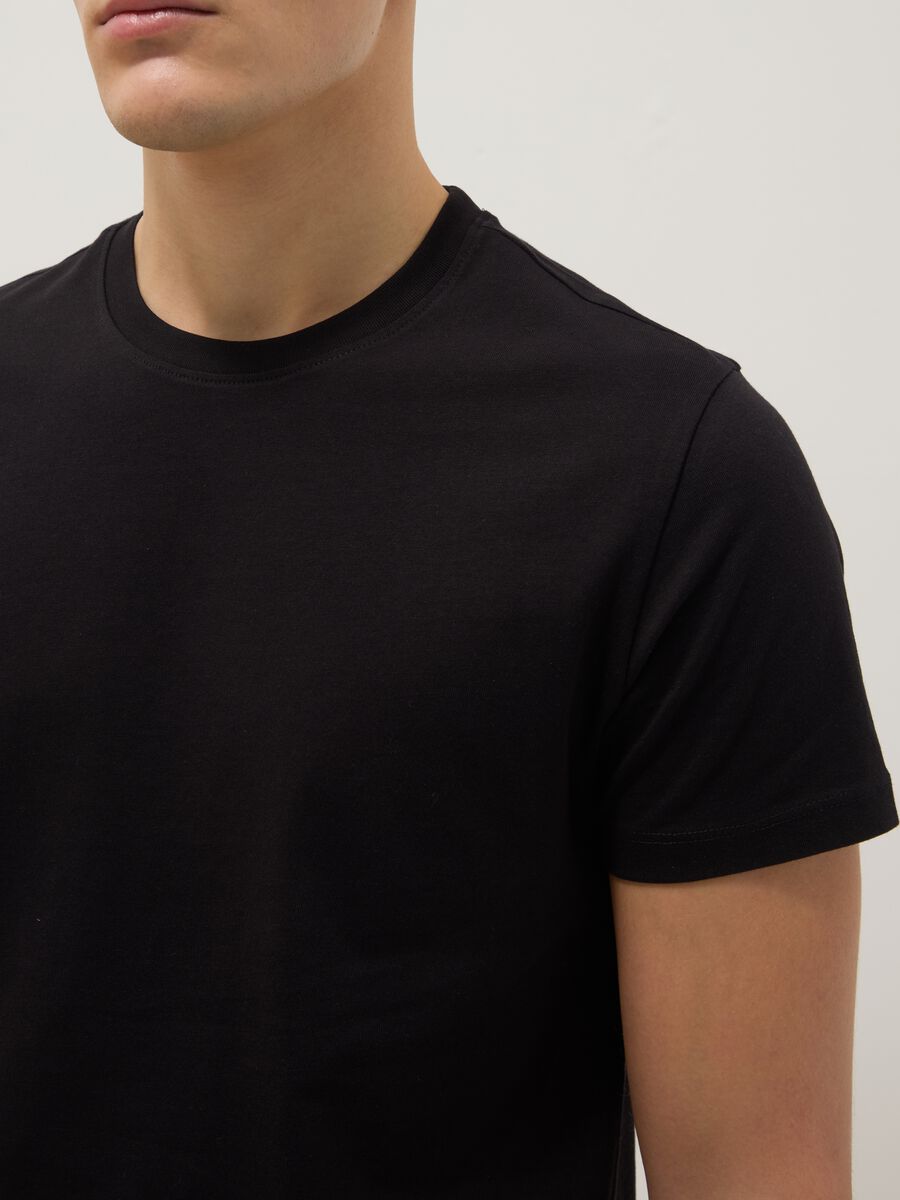 Black short-sleeve T-shirt in pure cotton_2