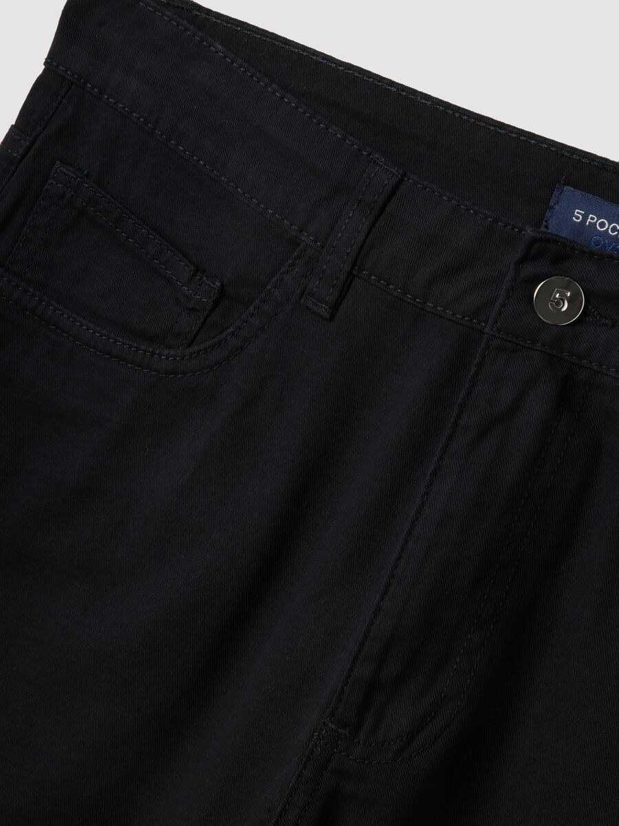 Blaue Bermuda-Shorts aus reiner Baumwolle im Regular Fit mit Five-Pocket-Design_5