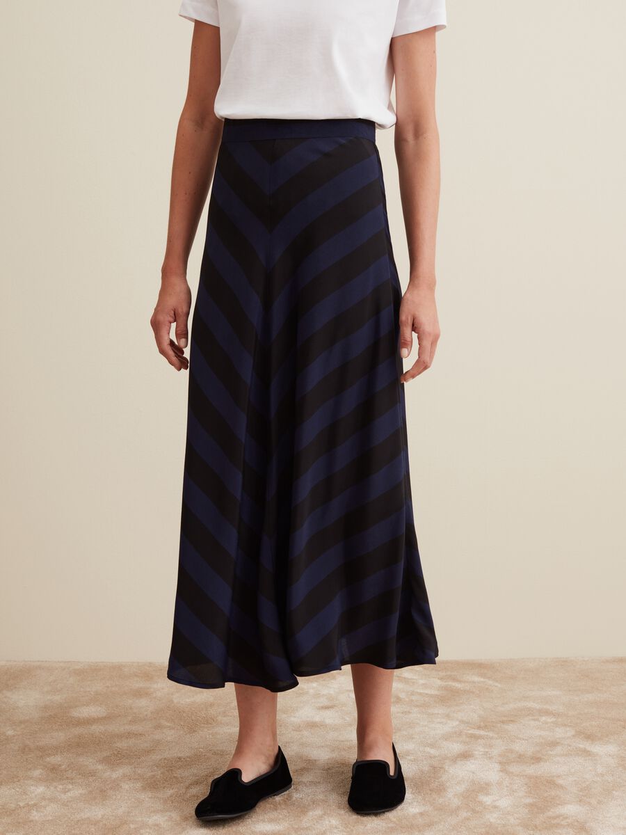 Satin viscose midi skirt with diagonal stripes_1