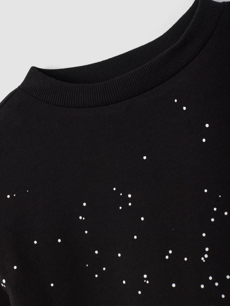 T-shirt nera in cotone organico elasticizzato con stampa macchina_3