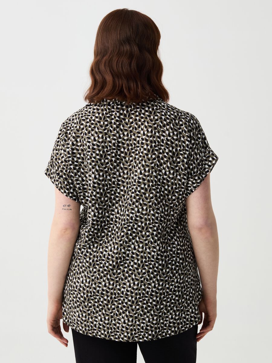 Curvy blouse with speckled print in viscose_2