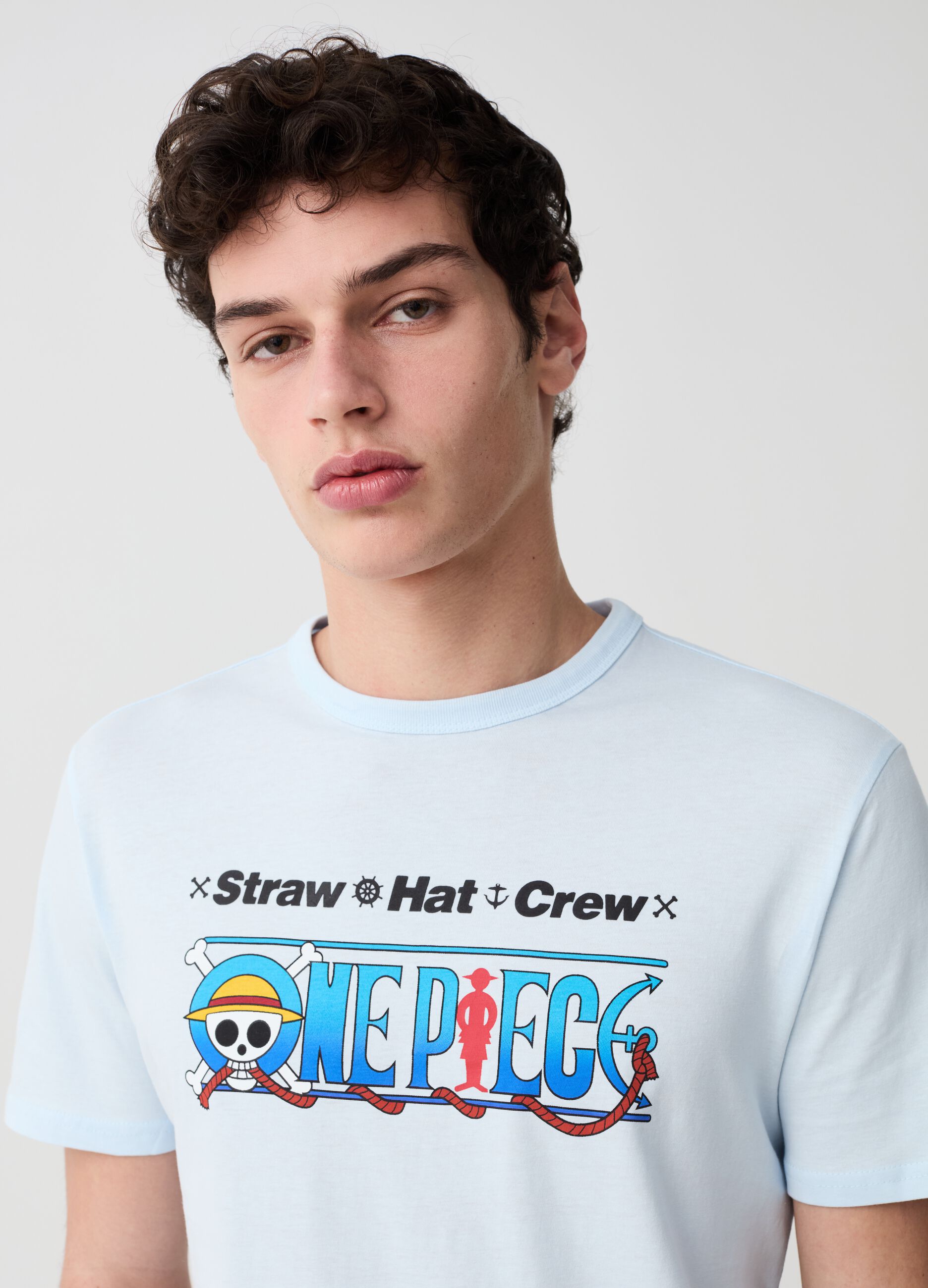 T-shirt con stampa personaggi One Piece