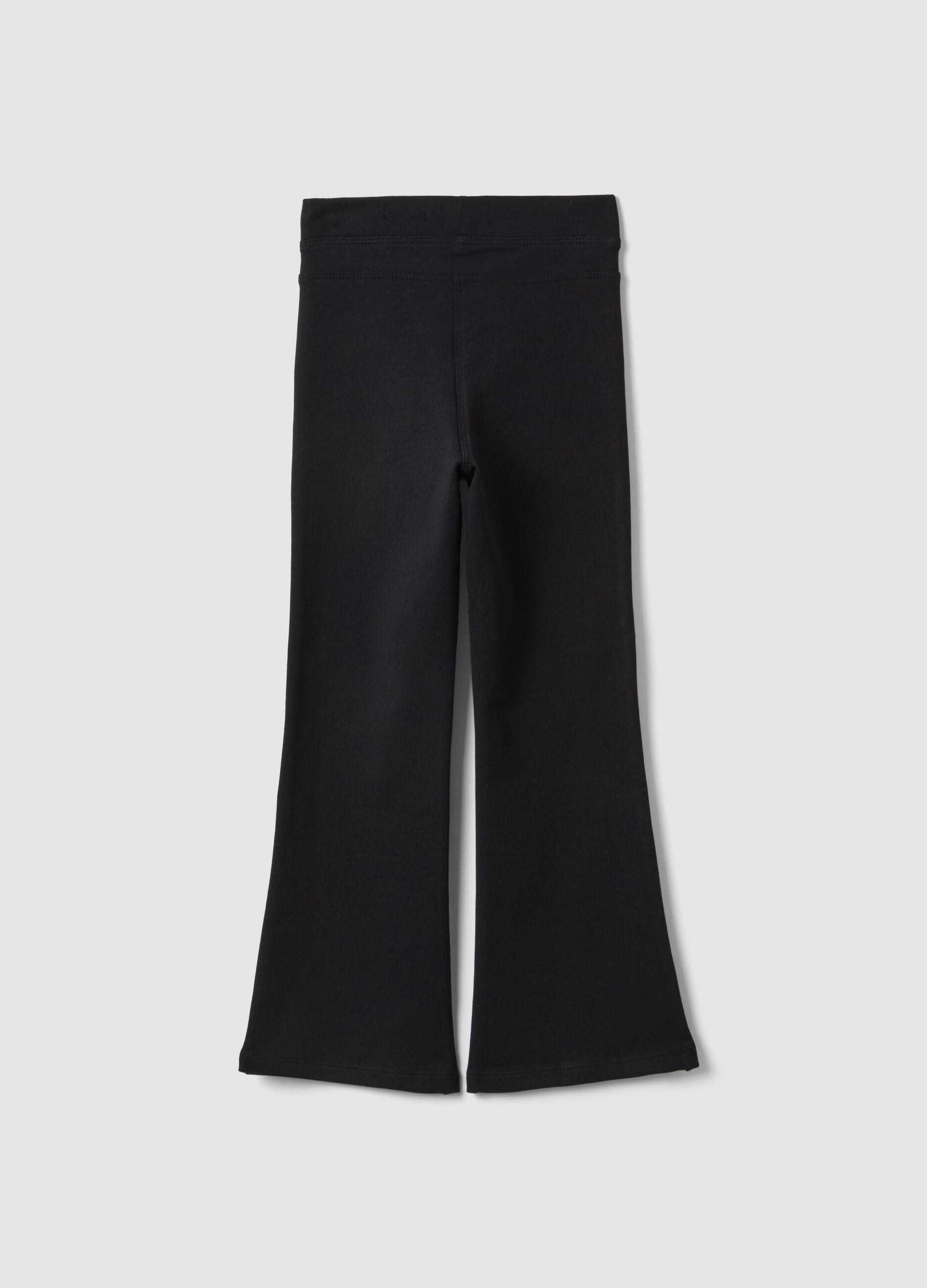 Schwarze Flare-Hose aus Bio-Baumwolle