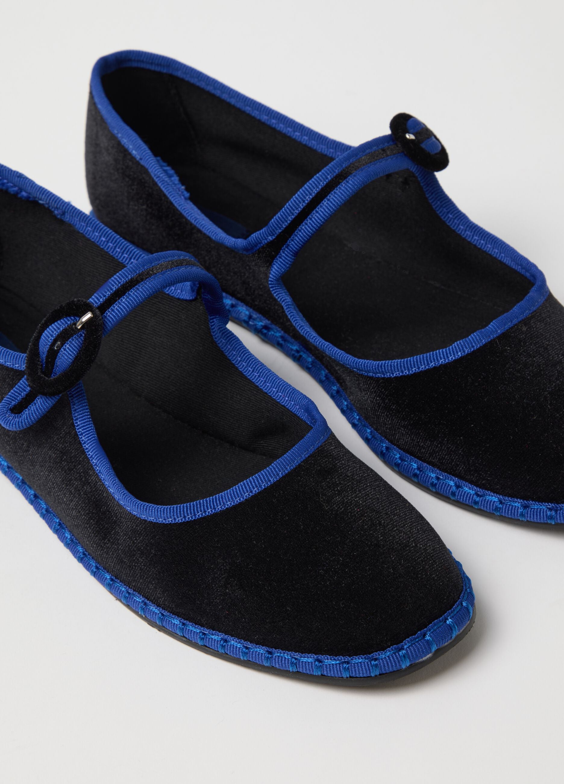 Black Friulane with blue borders, regular fit
