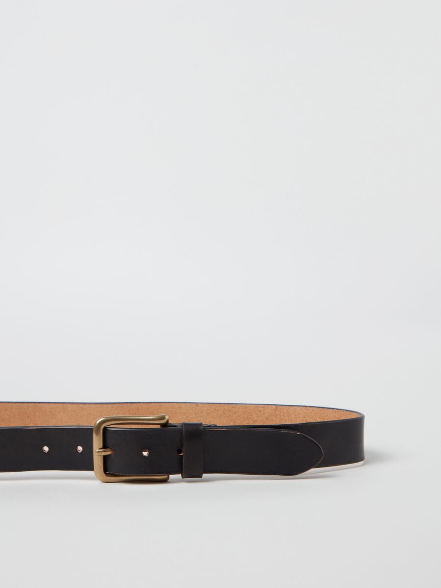 Leather belt with satin-finish buckle_0