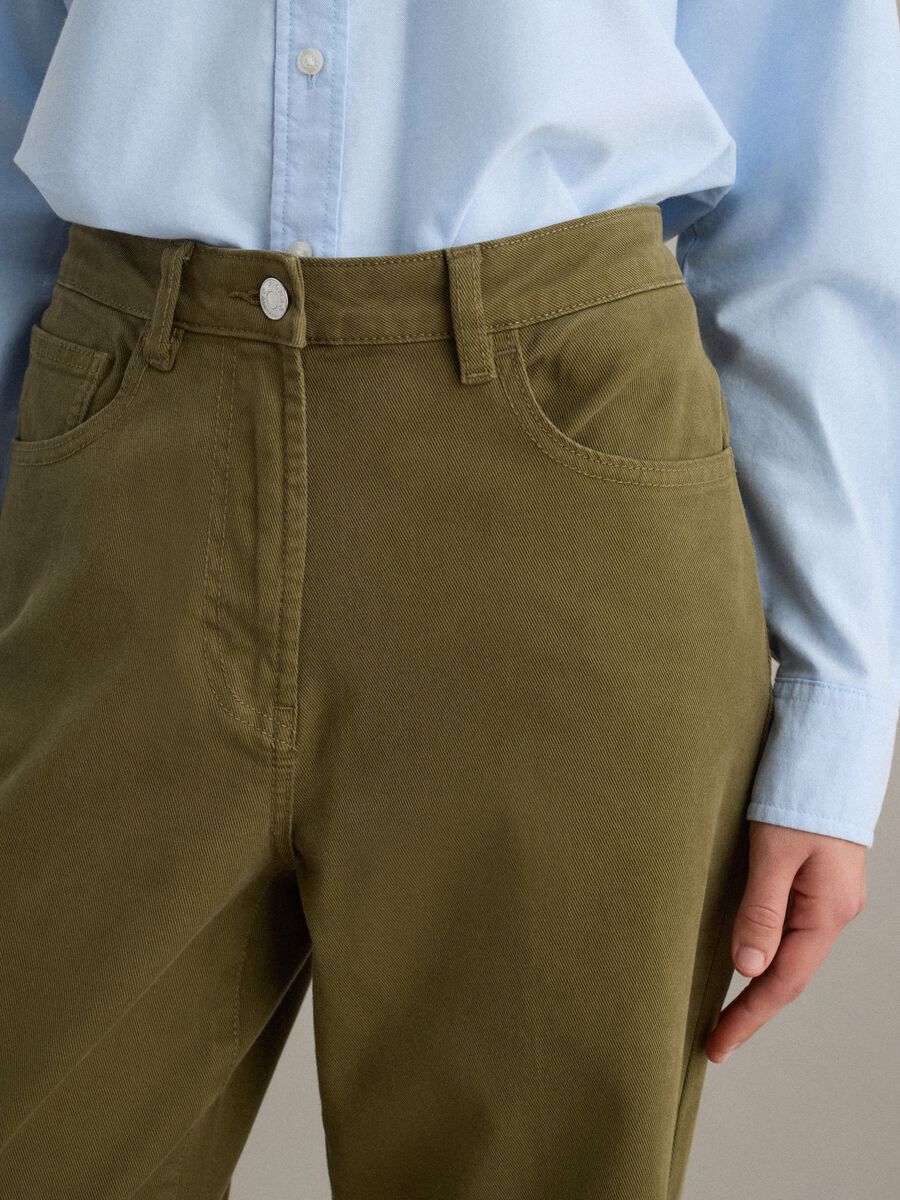Regular fit stretch cotton green chino trousers_3