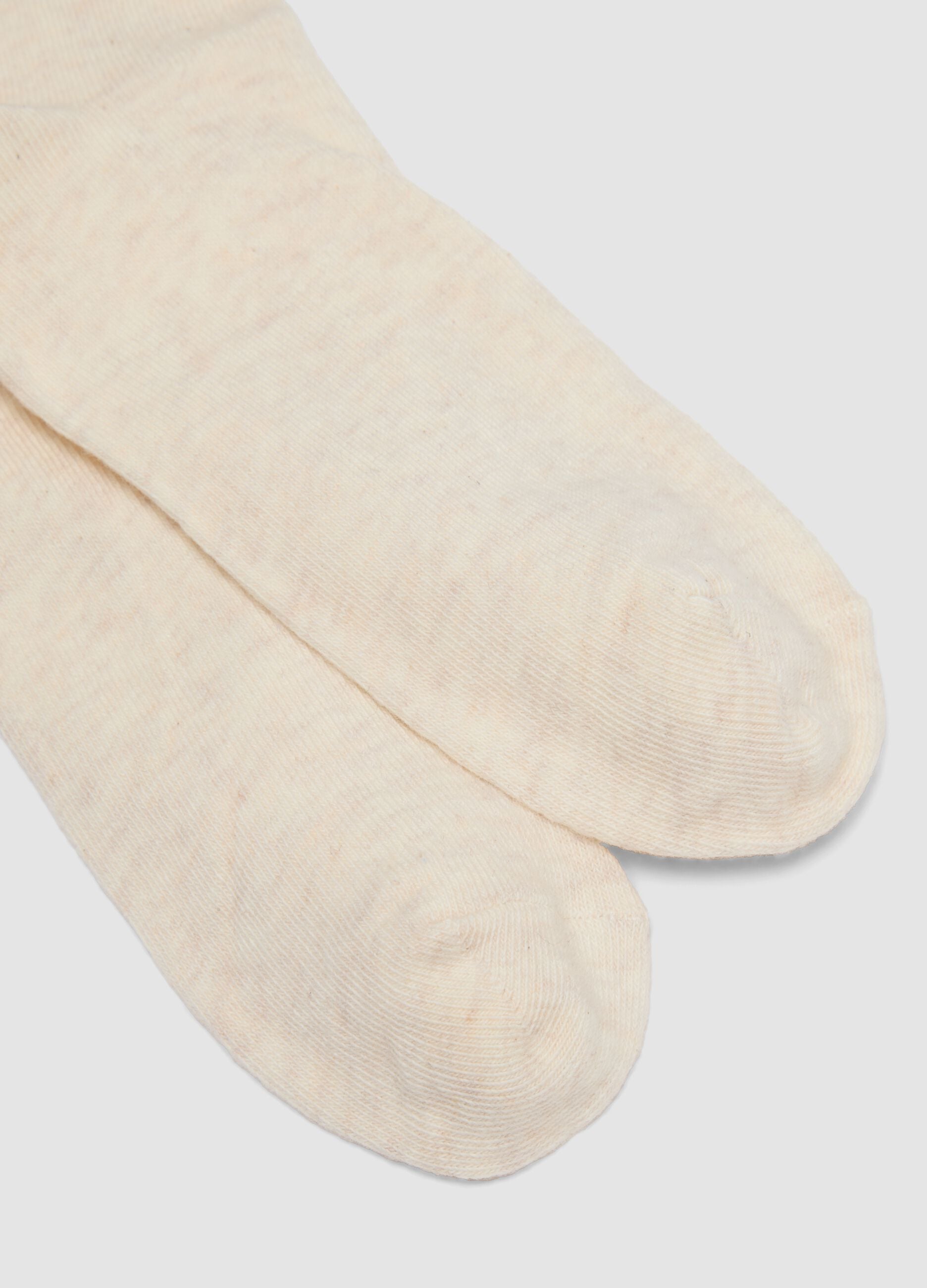 2er-Pack Socken in Rosa und Beige aus Bio-Baumwollmix mit Wellenkante