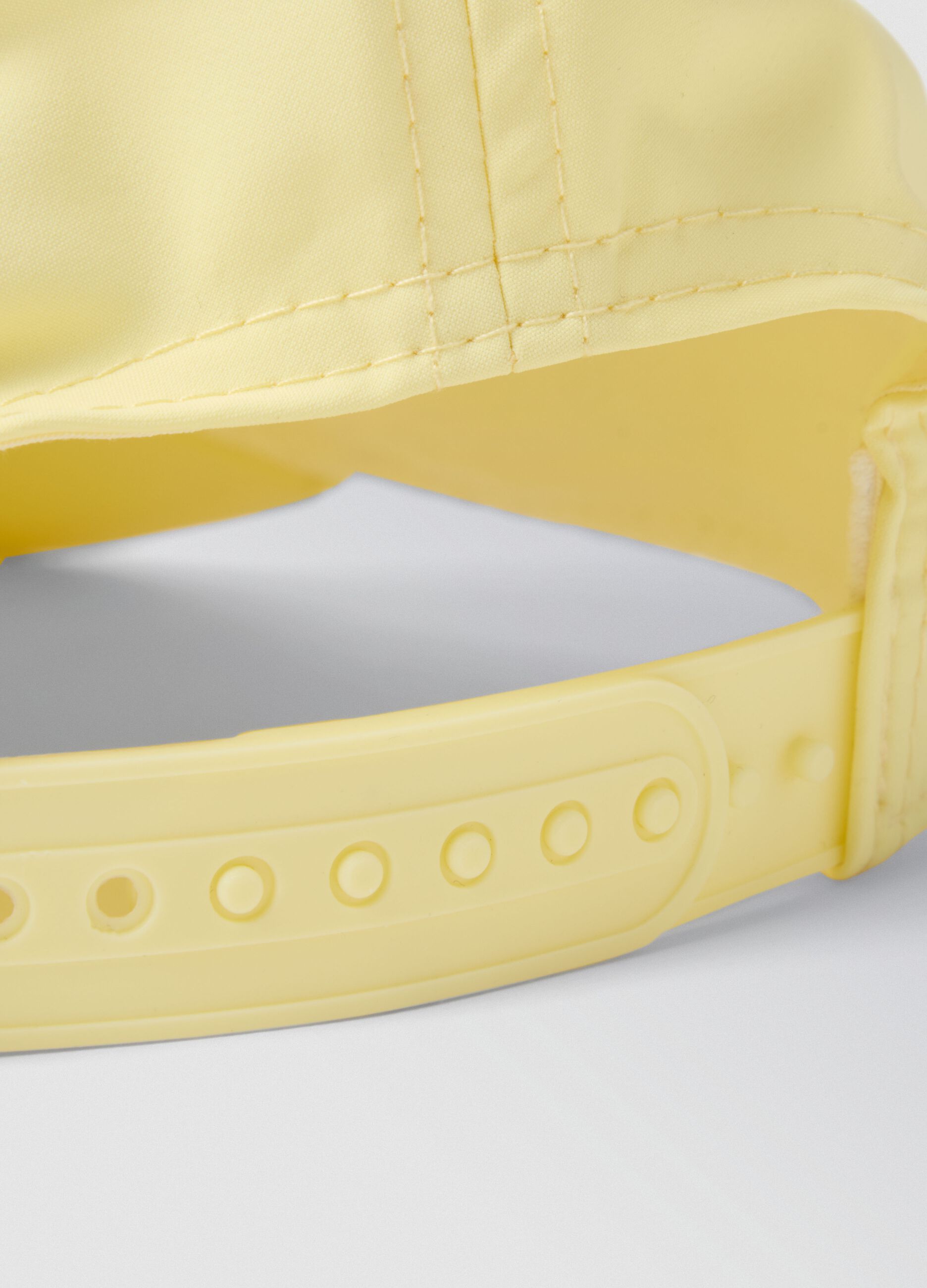 Sportcap ALTAVIA COURT in Gelb aus Stretchmaterial mit Schirm