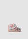 Pantofole rosa a stivaletto con fantasia floreale_0