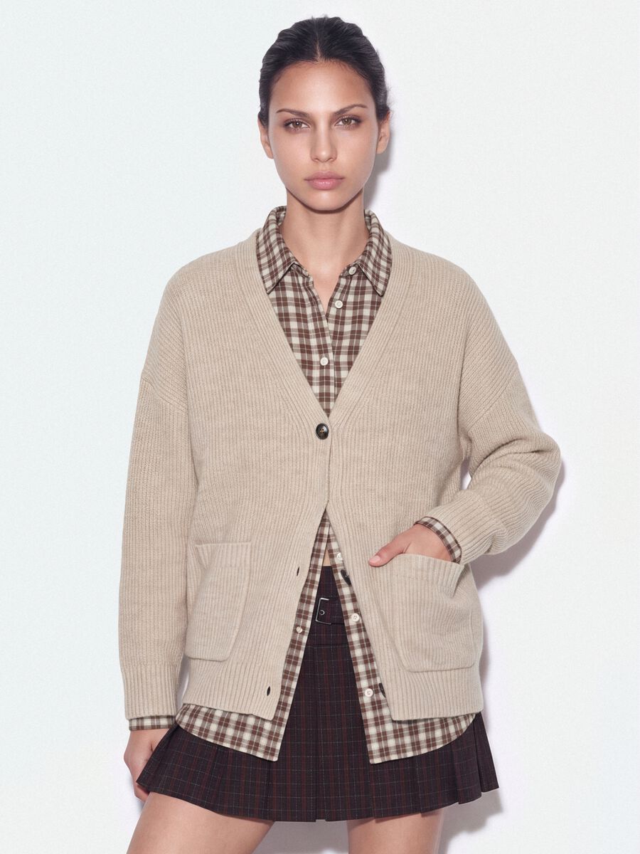 Beige stretch cardigan with deep V-neck_0