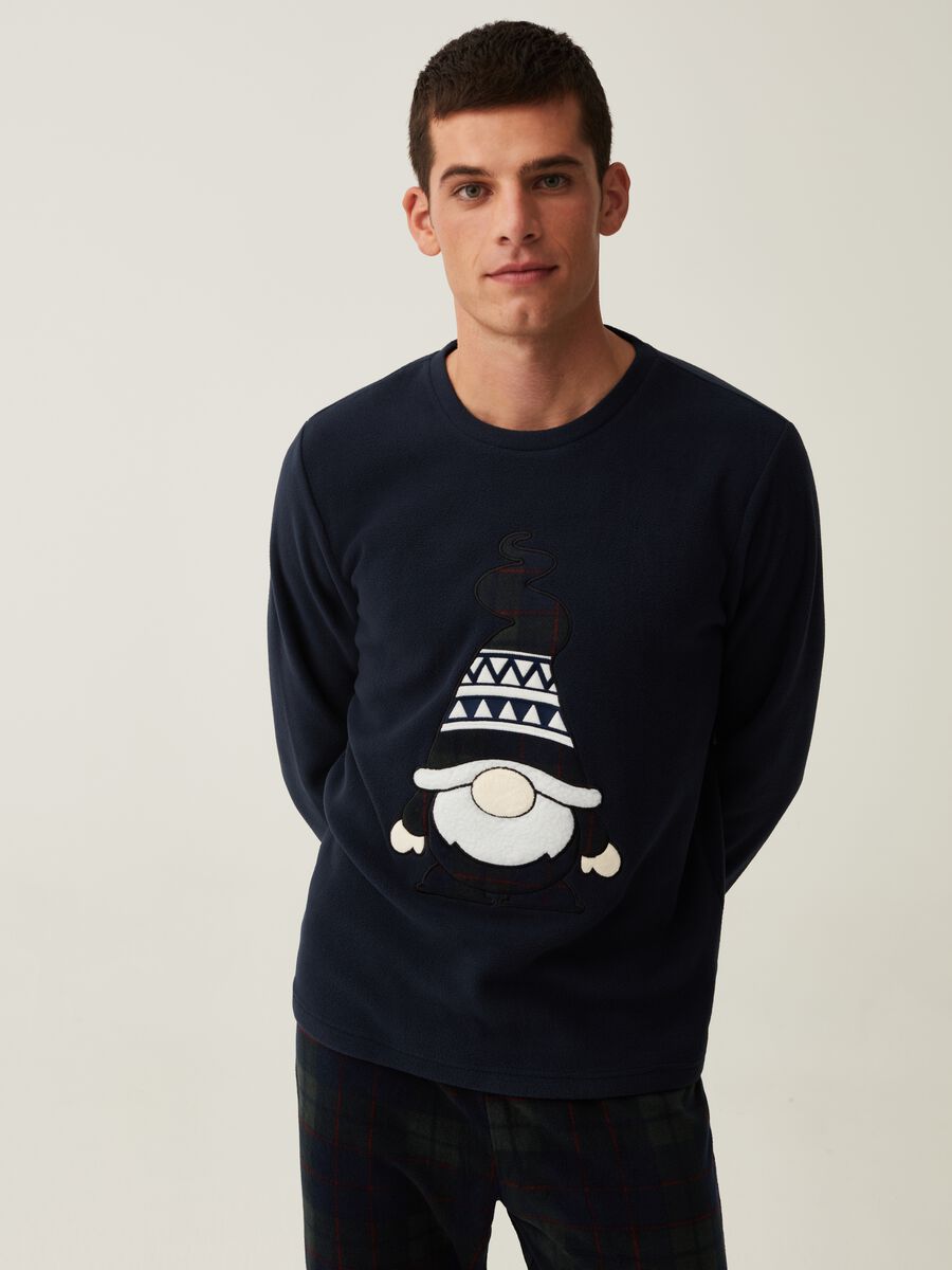 Fleece pyjamas with Christmas gnome embroidery_1