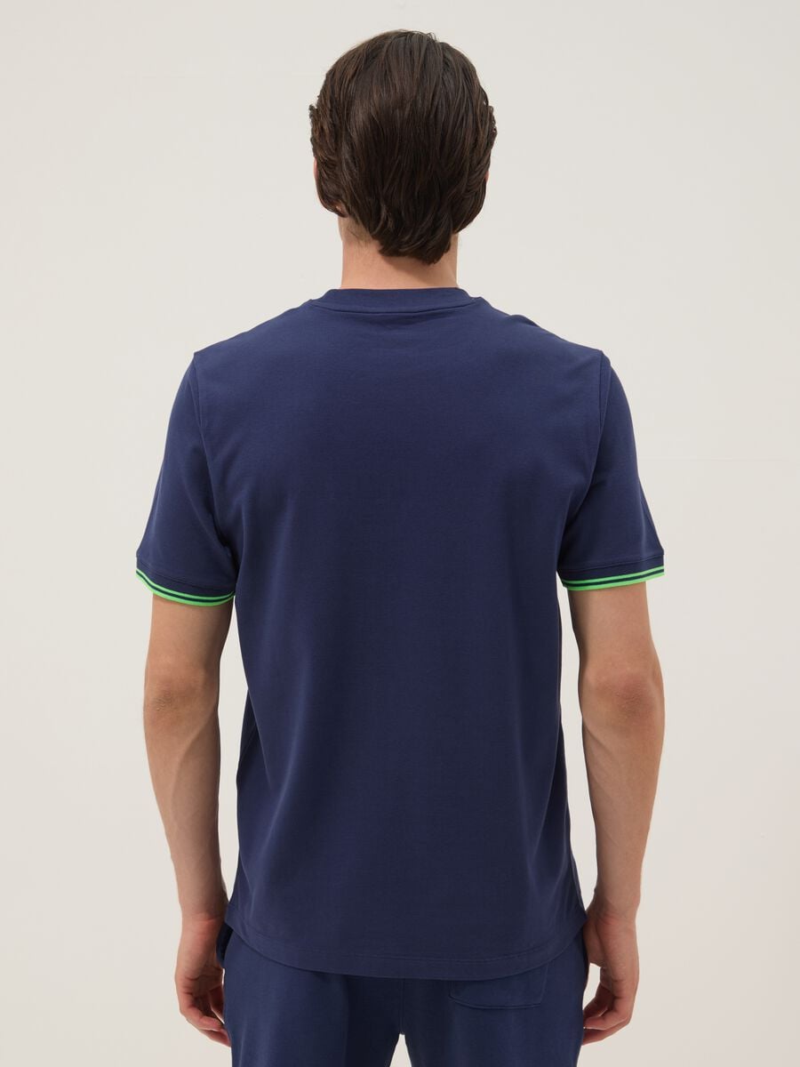 Blaues T-Shirt aus Stretch-Baumwolle mit Brusttasche_2