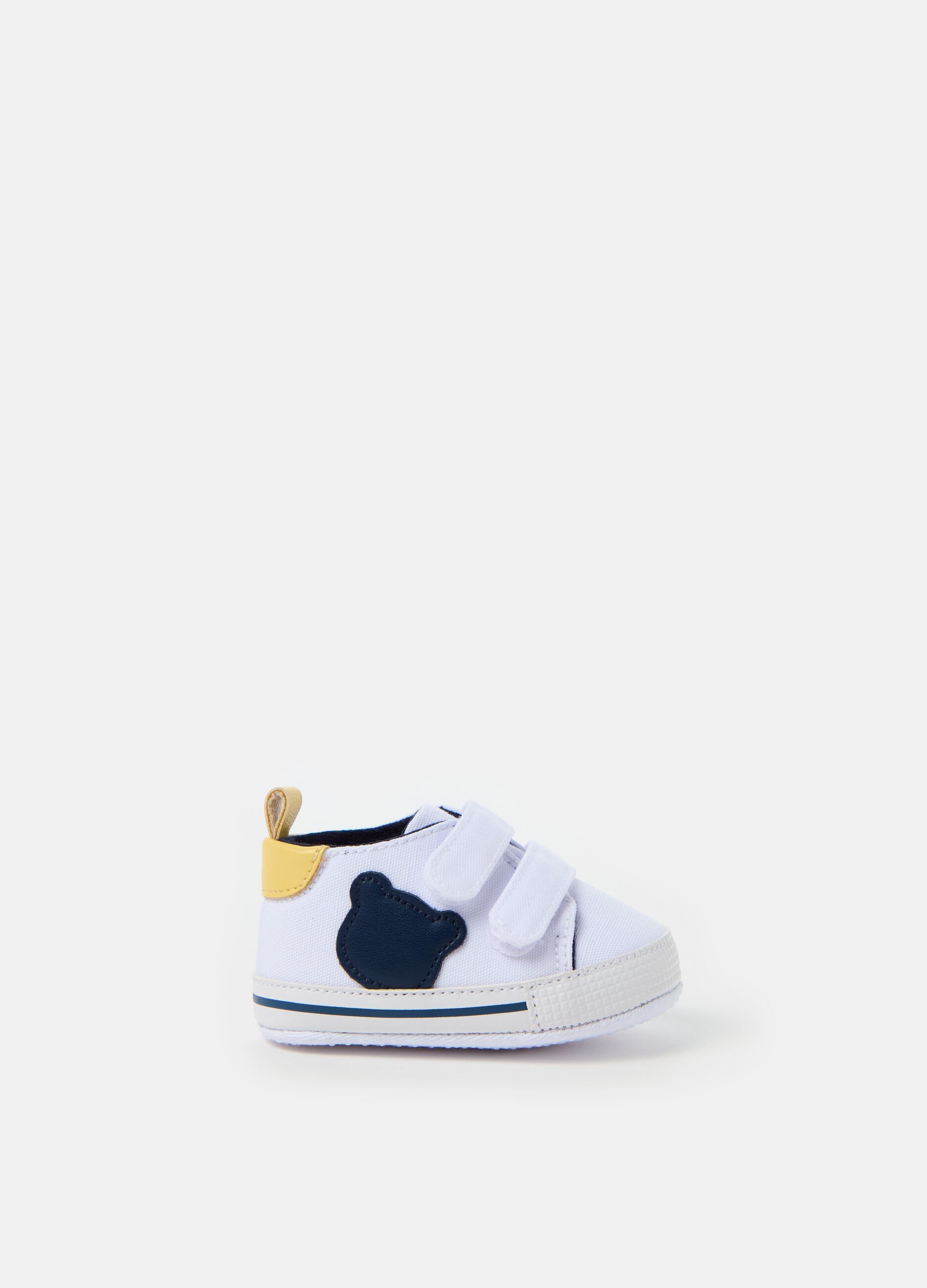 Cotton shoes with teddy bear patch