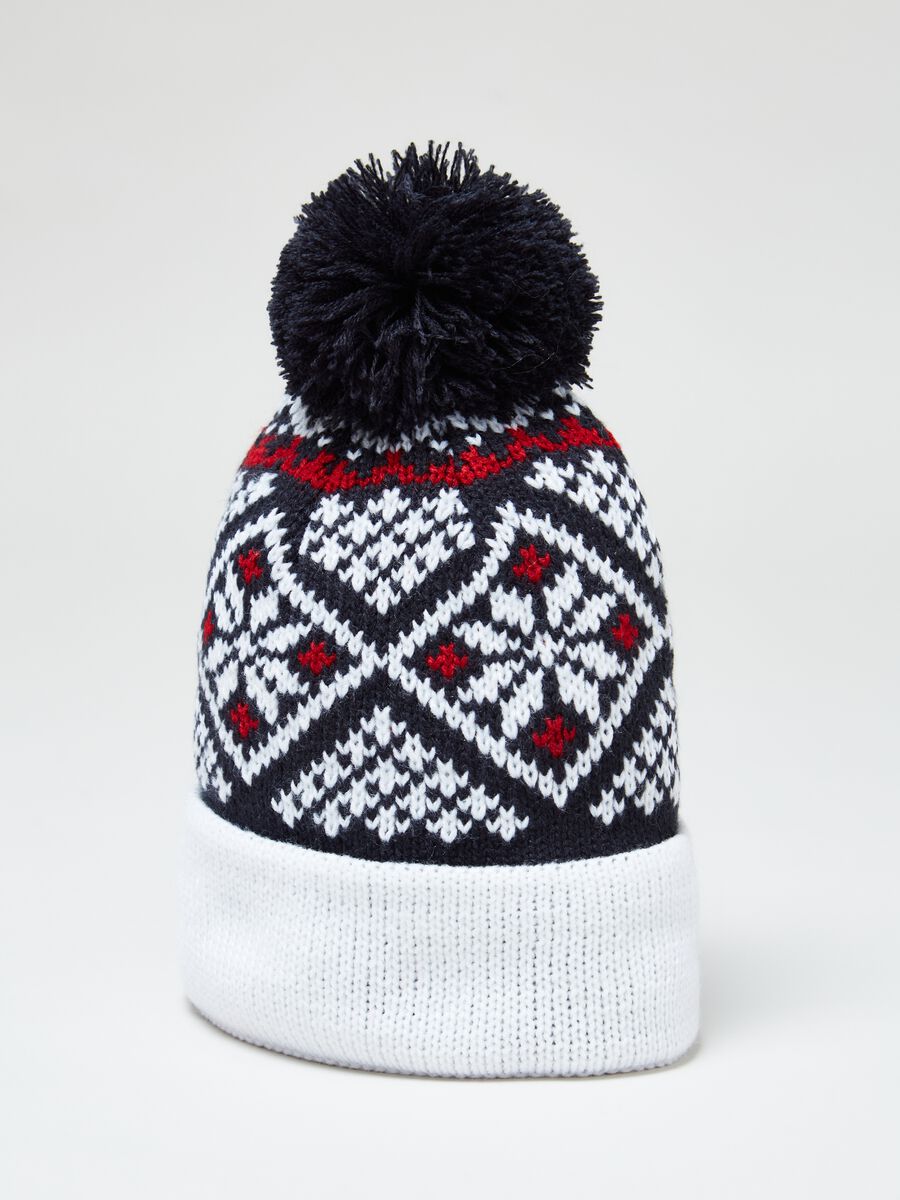 Hat with Norwegian design and pompom_2