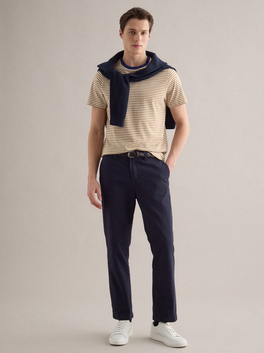 &Mu;&pi;&lambda;&omicron;&upsilon;&zeta;ά&kappa;&iota; &alpha;&pi;ό &kappa;&alpha;&theta;&alpha;&rho;ό &beta;&alpha;&mu;&beta;ά&kappa;&iota; &mu;&epsilon; &pi;&omicron;&lambda;ύ&chi;&rho;&omega;&mu;&epsilon;&sigmaf; &rho;ί&gamma;&epsilon;&sigmaf;, &kappa;&alpha;&nu;&omicron;&nu;&iota;&kappa;ή &epsilon;&phi;&alpha;&rho;&mu;&omicron;&gamma;ή_2