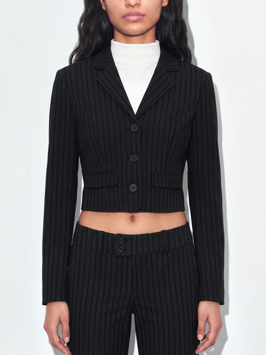 Black cropped stretch viscose blazer with classic lapels, slim fit_2