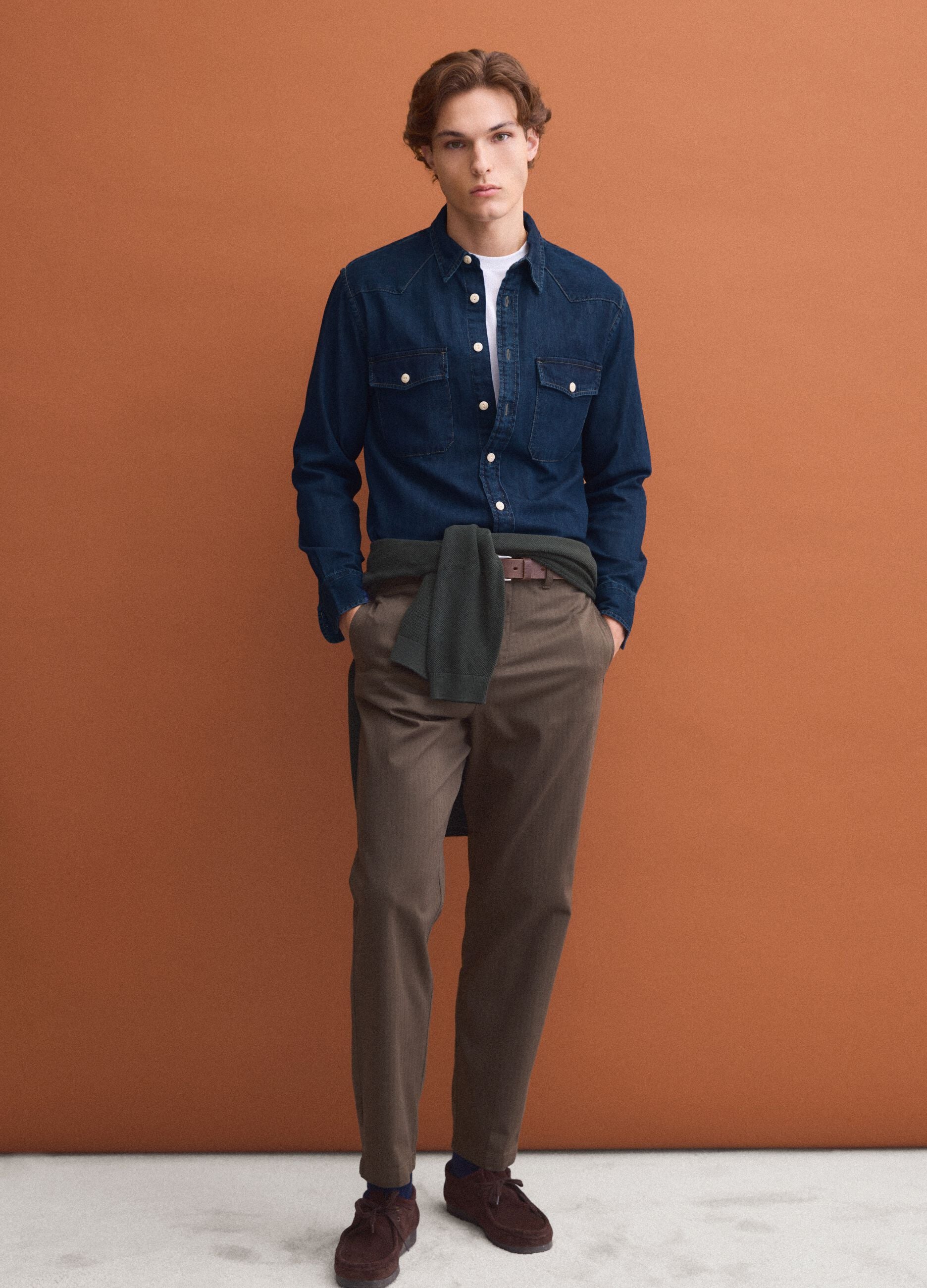 Blue pure cotton shirt with buttons and classic collar, regular fit