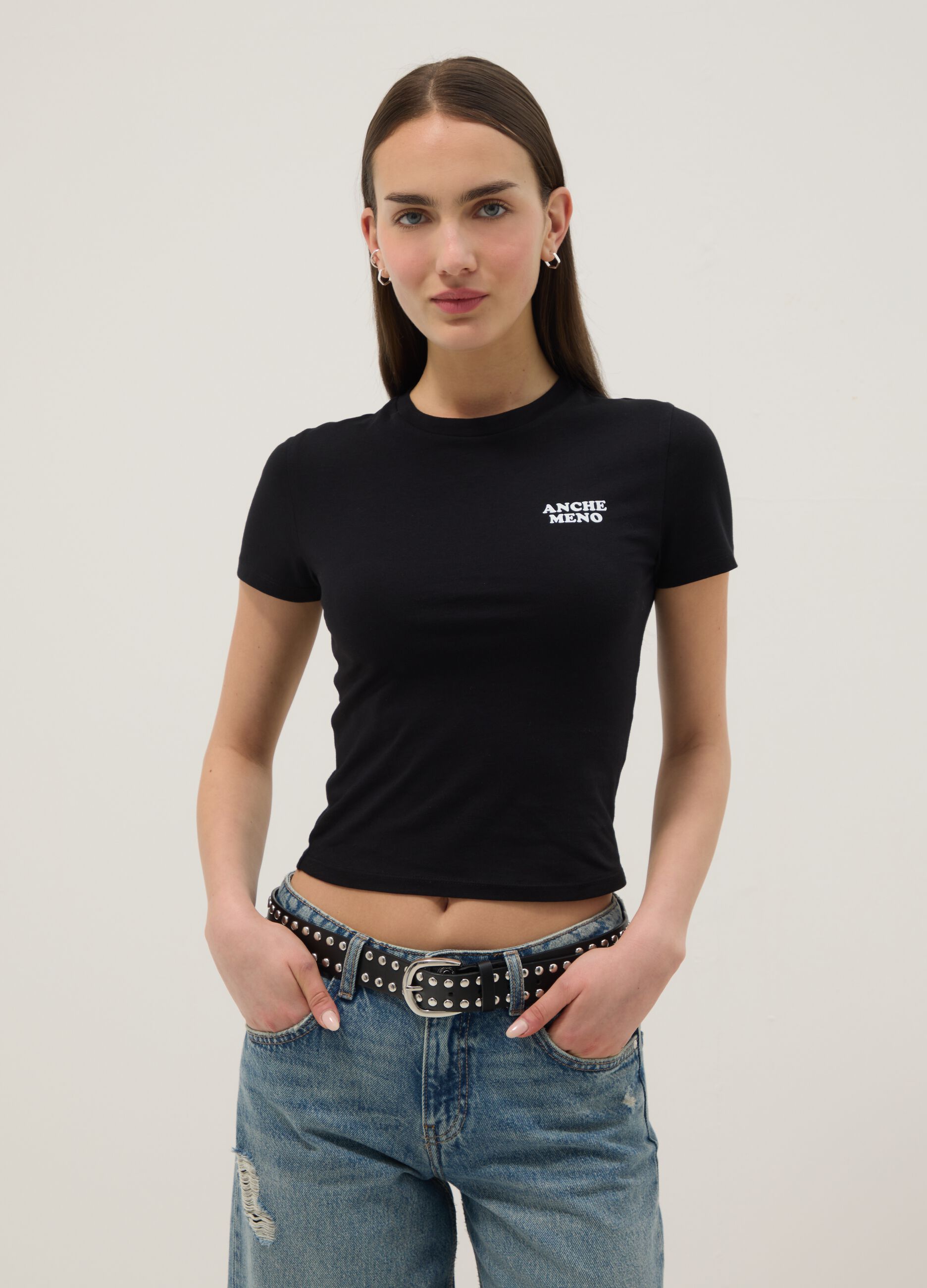Schwarzes slim fit T-Shirt aus reiner Baumwolle mit Schriftzug