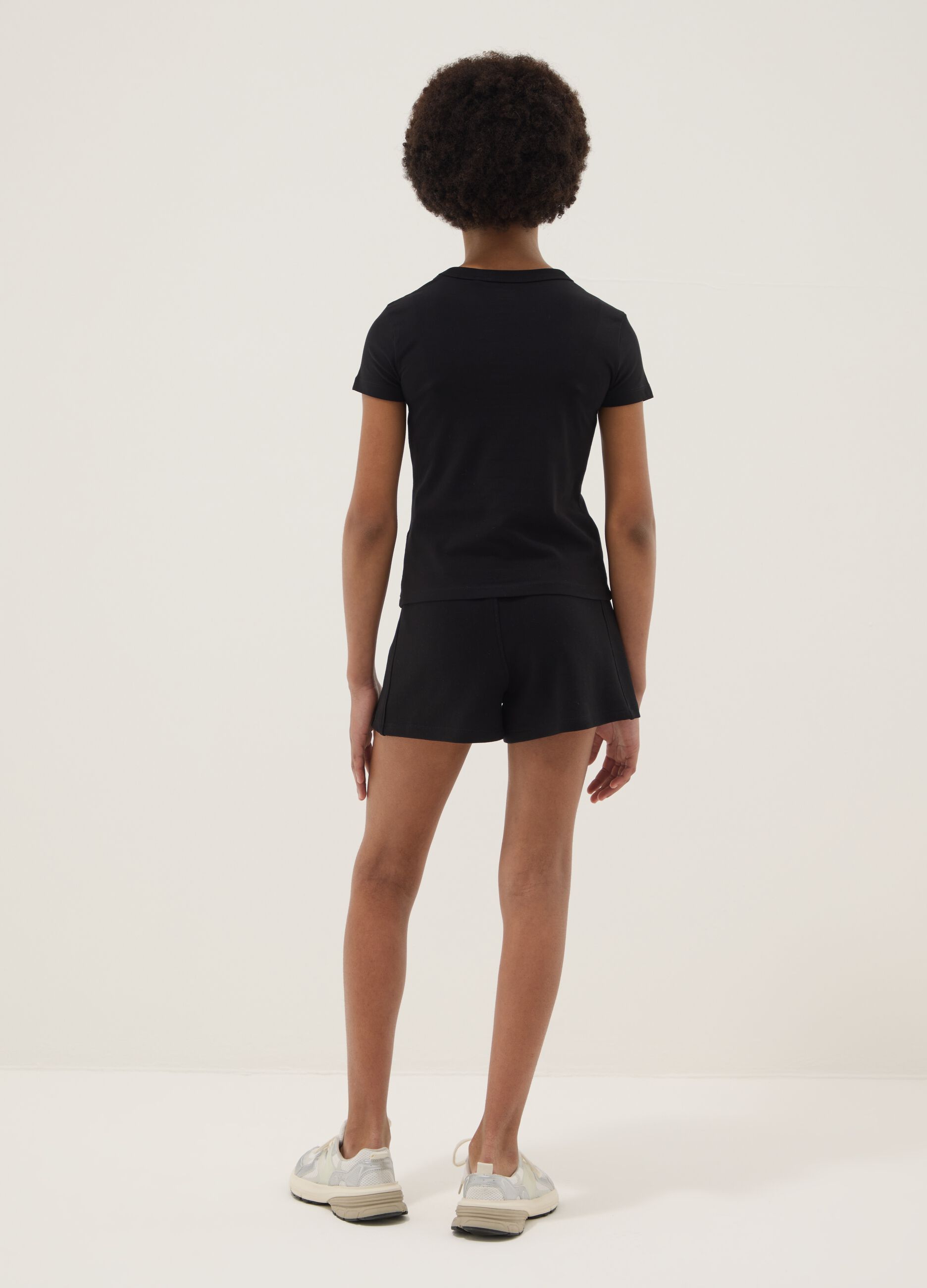 Schwarze Shorts aus reiner Bio-Baumwolle f&uuml;r M&auml;dchen mit elastischem Bund
