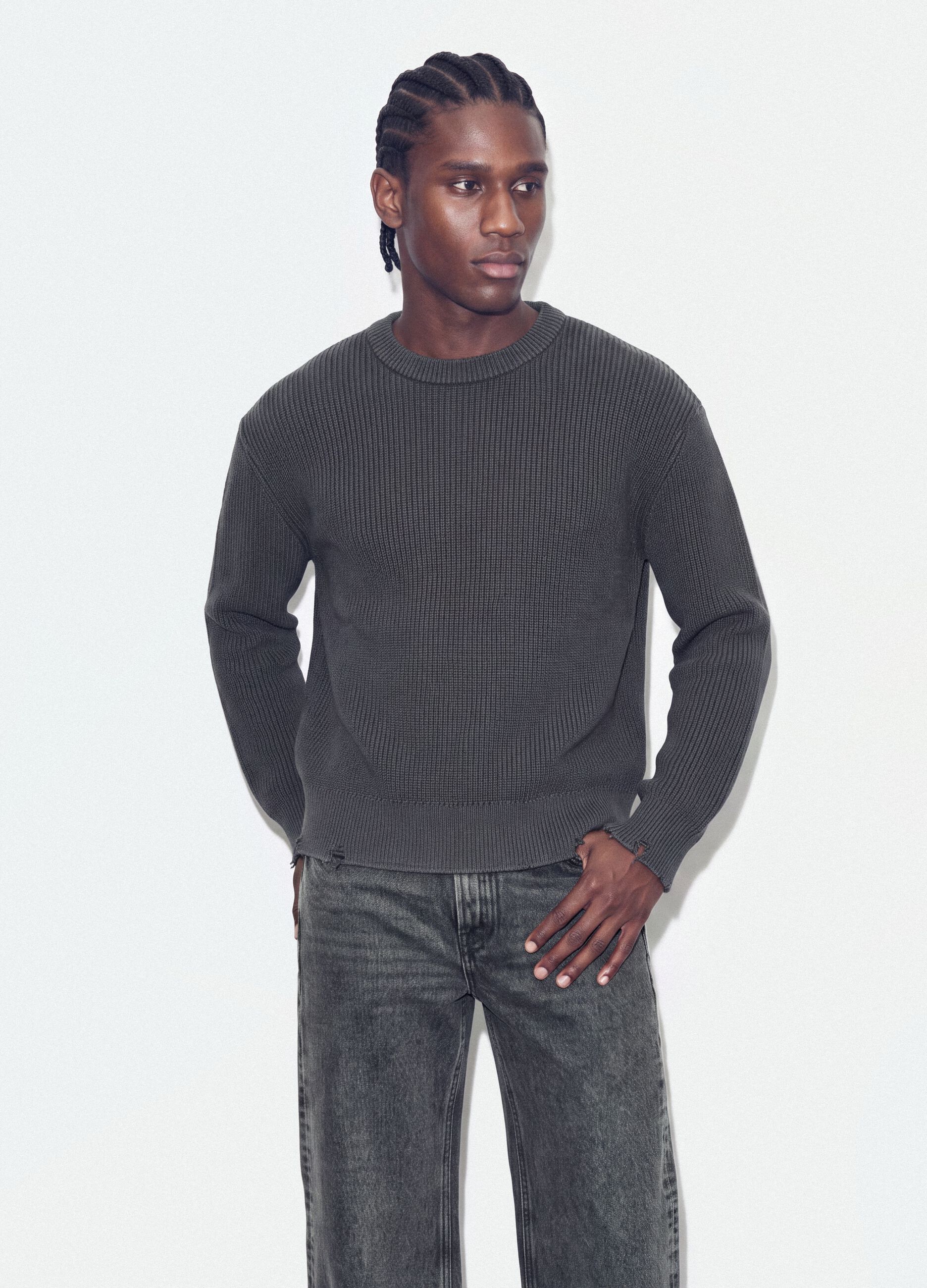 Grey pure cotton ribbed crew-neck jumper, regular fit