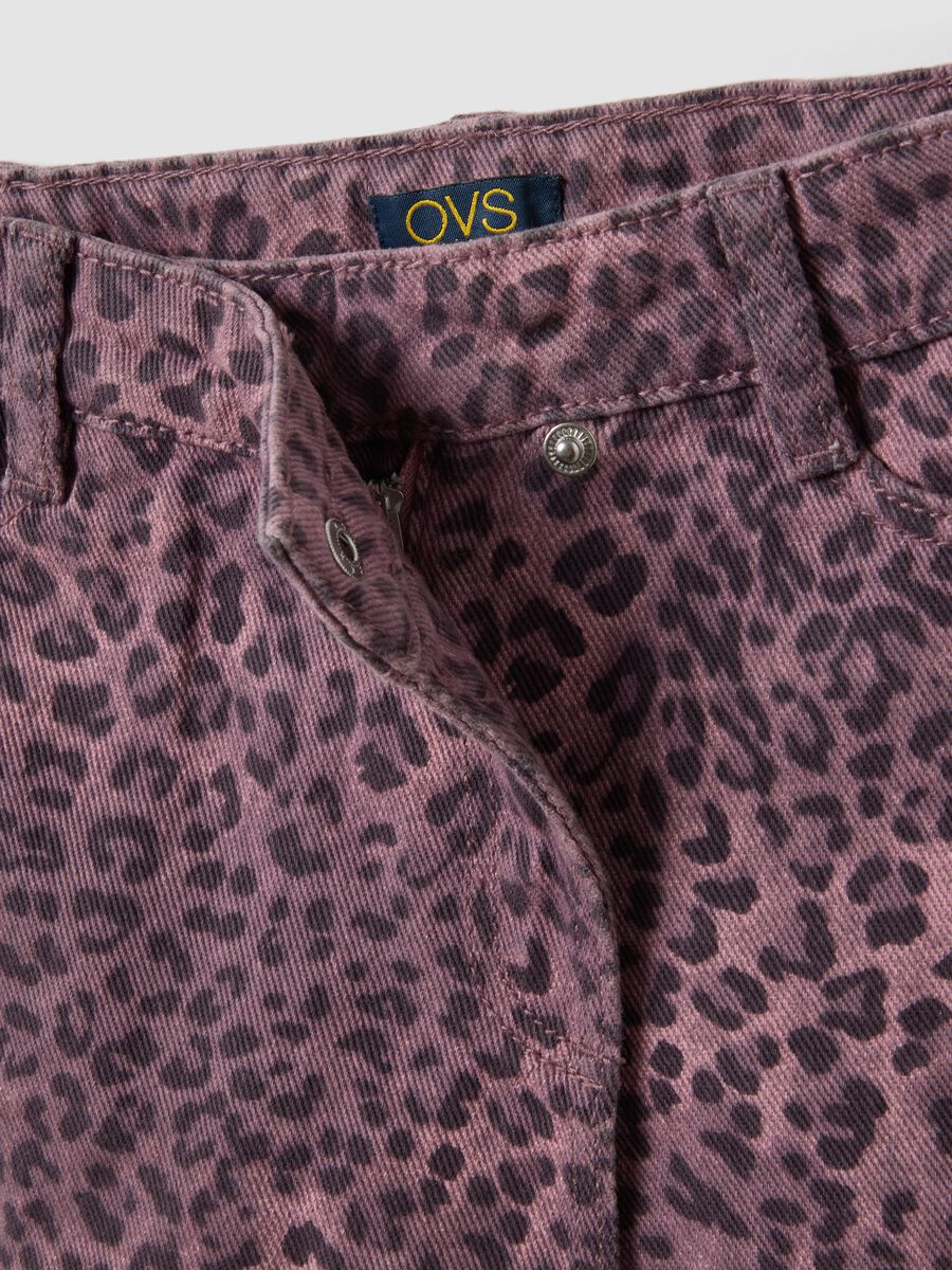 Ružičaste slim fit kratke hlače s animal printom od čistog pamuka za djevojčice_2