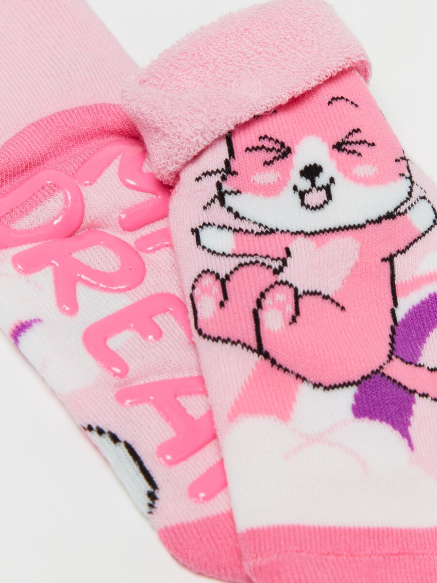 Slipper socks with kitten design_2