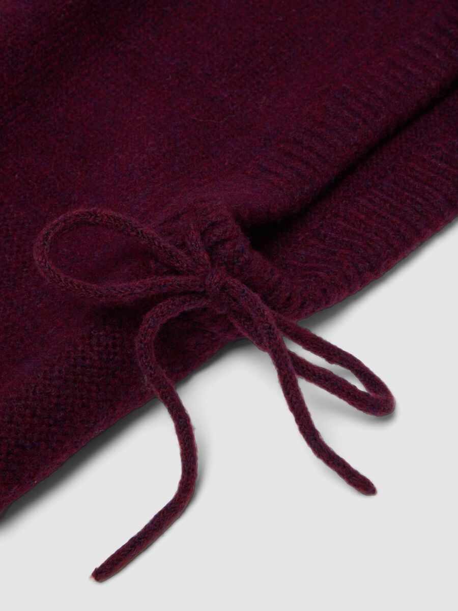 Burgundy stretch wool hood with tie cords_2