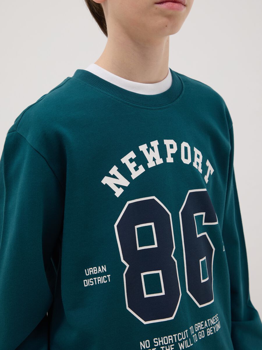 Green crewneck sweatshirt for boys in pure cotton, regular fit with print_1