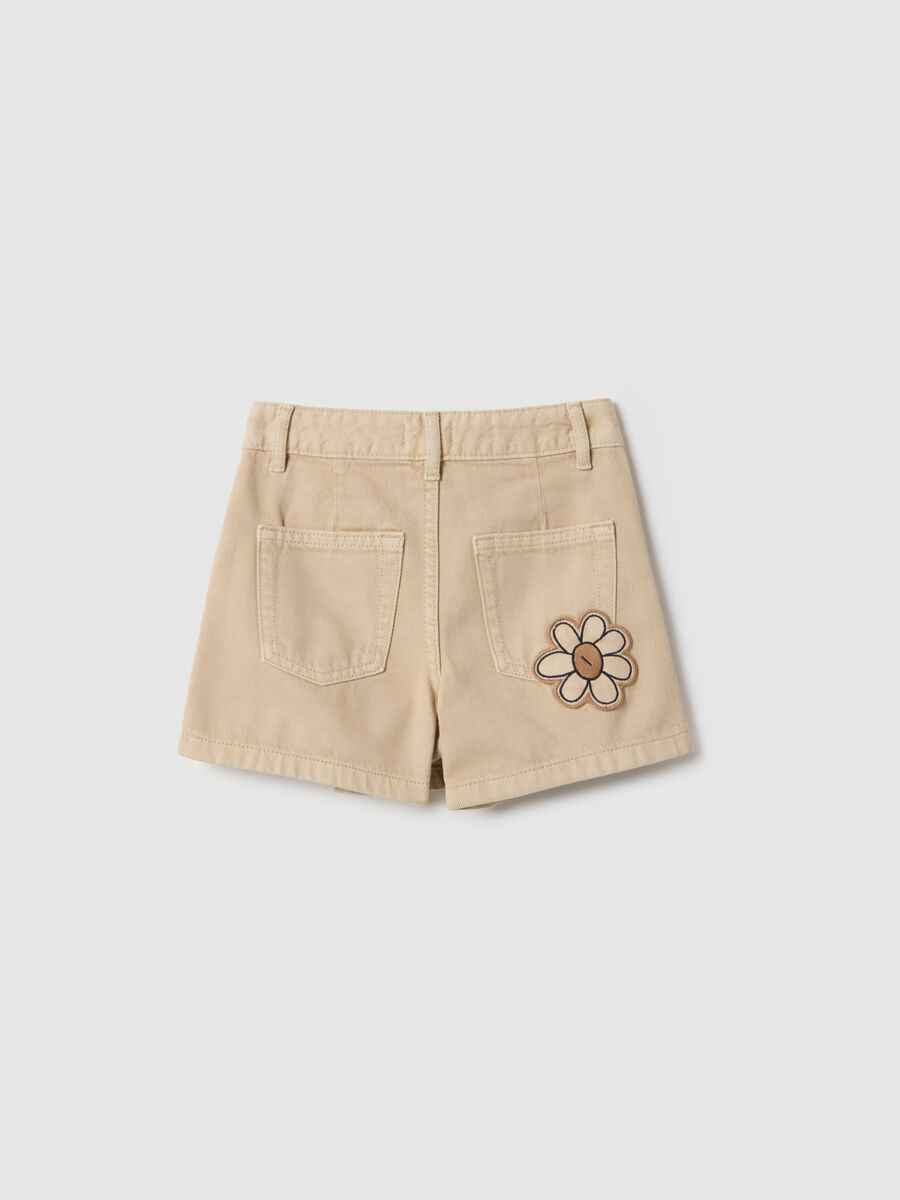 Girls' beige pure cotton shorts in regular fit with embroidery_1