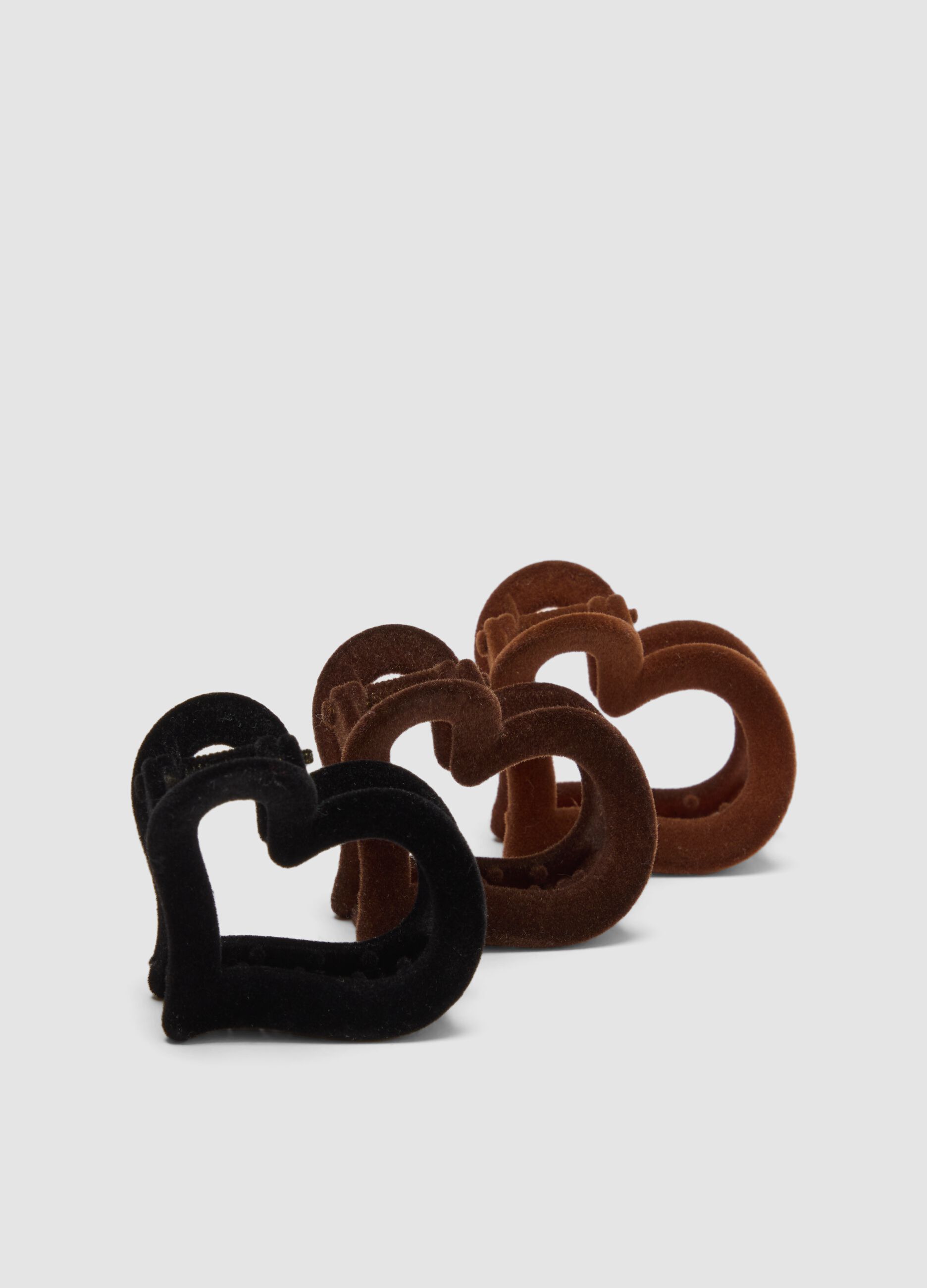 Conjunto de molas para cabelo castanha e preta em forma de cora&ccedil;&atilde;o