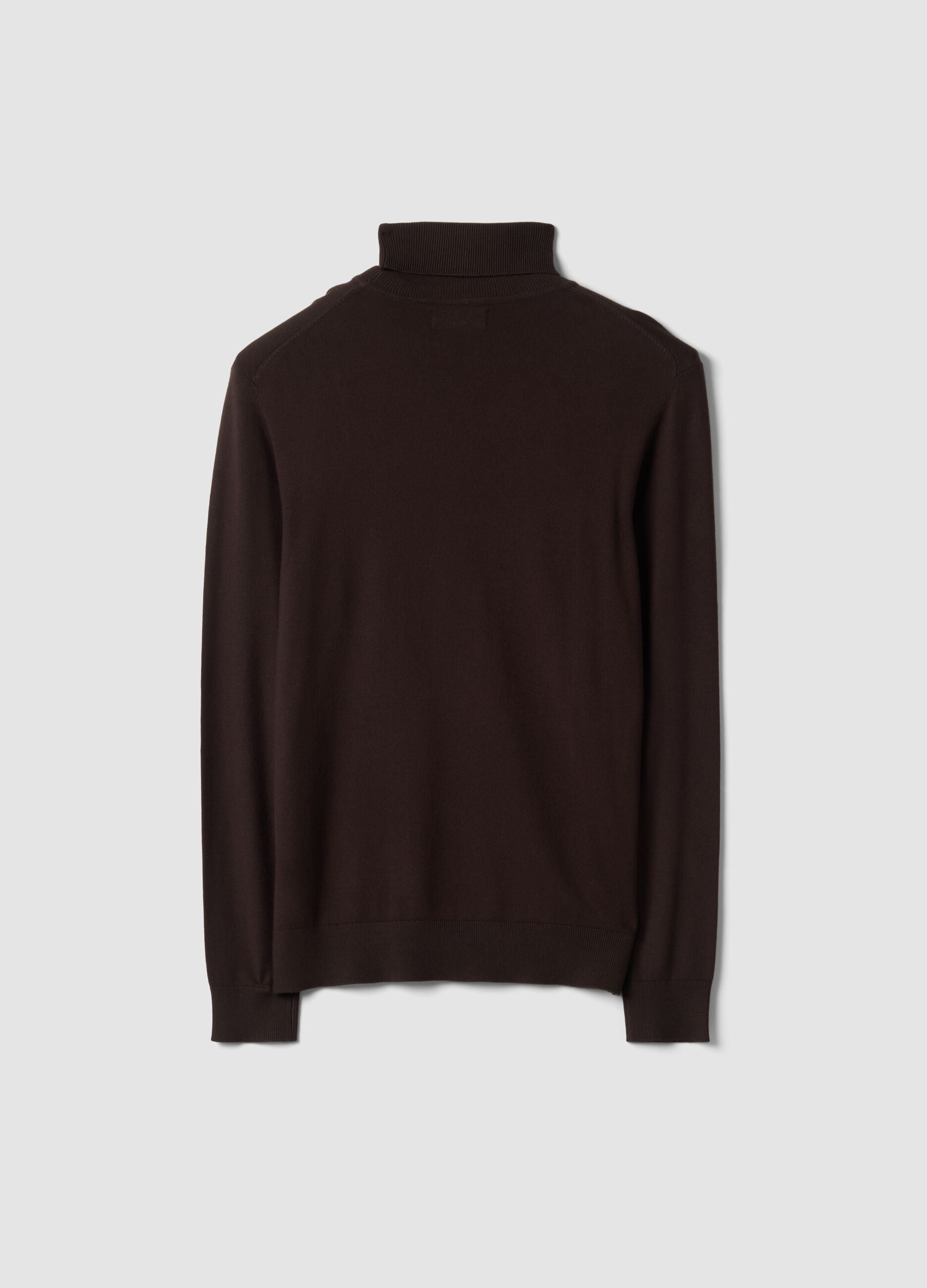 Maglia marrone in misto viscosa a dolcevita