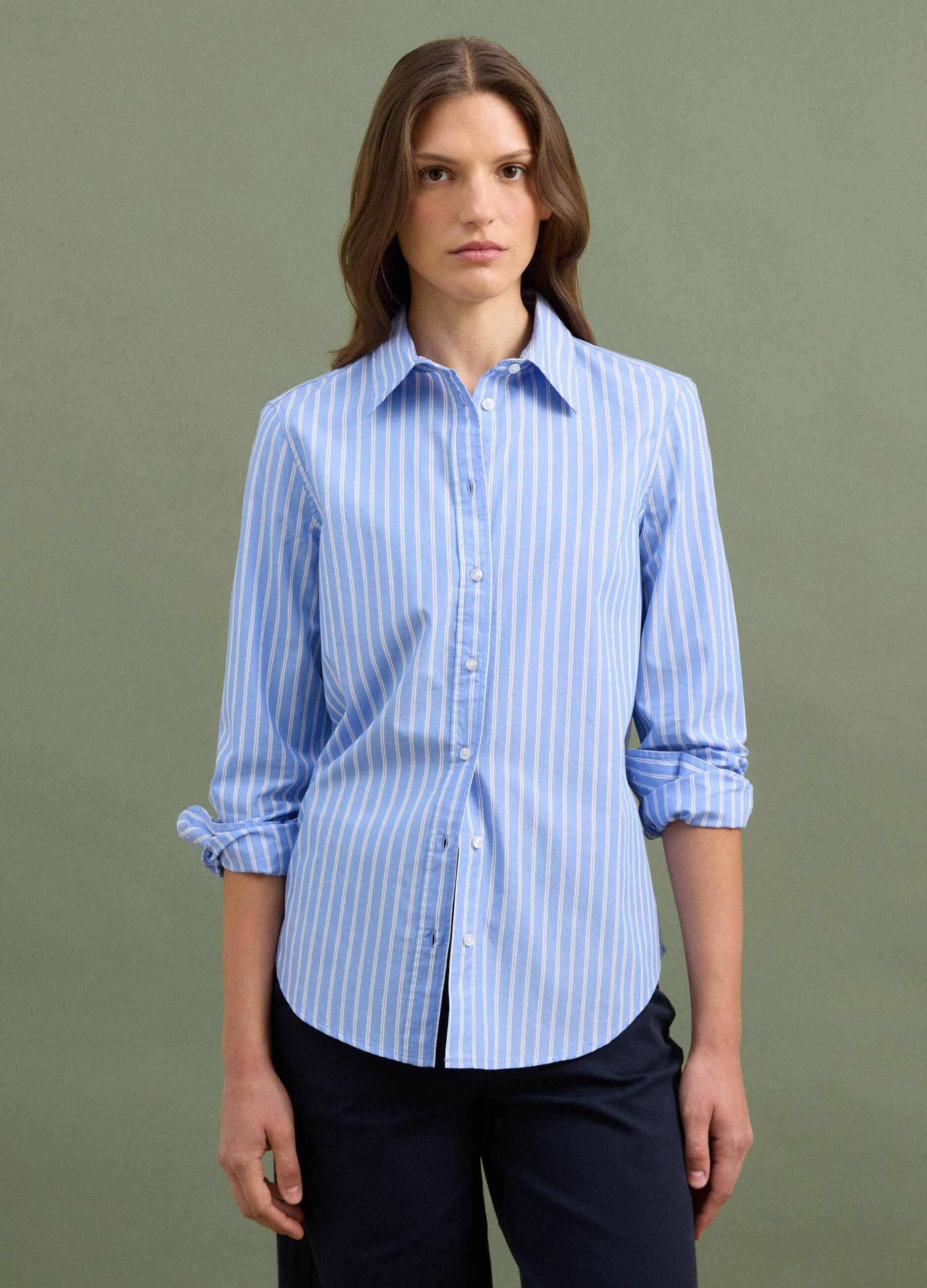 Light blue poplin shirt with white stripes, regular fit
