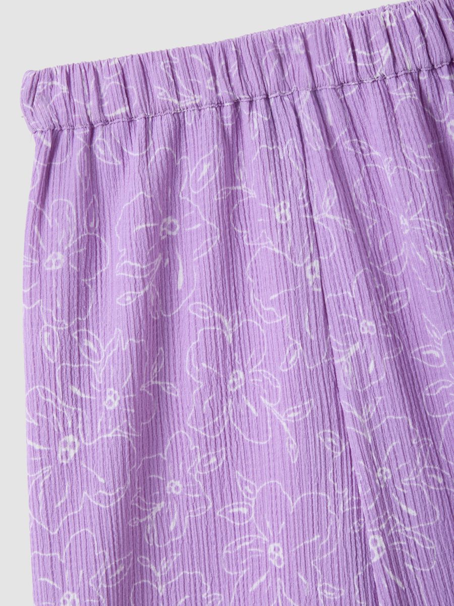 Lila Set aus Stretchstoff f&uuml;r M&auml;dchen mit Blumenprint_2