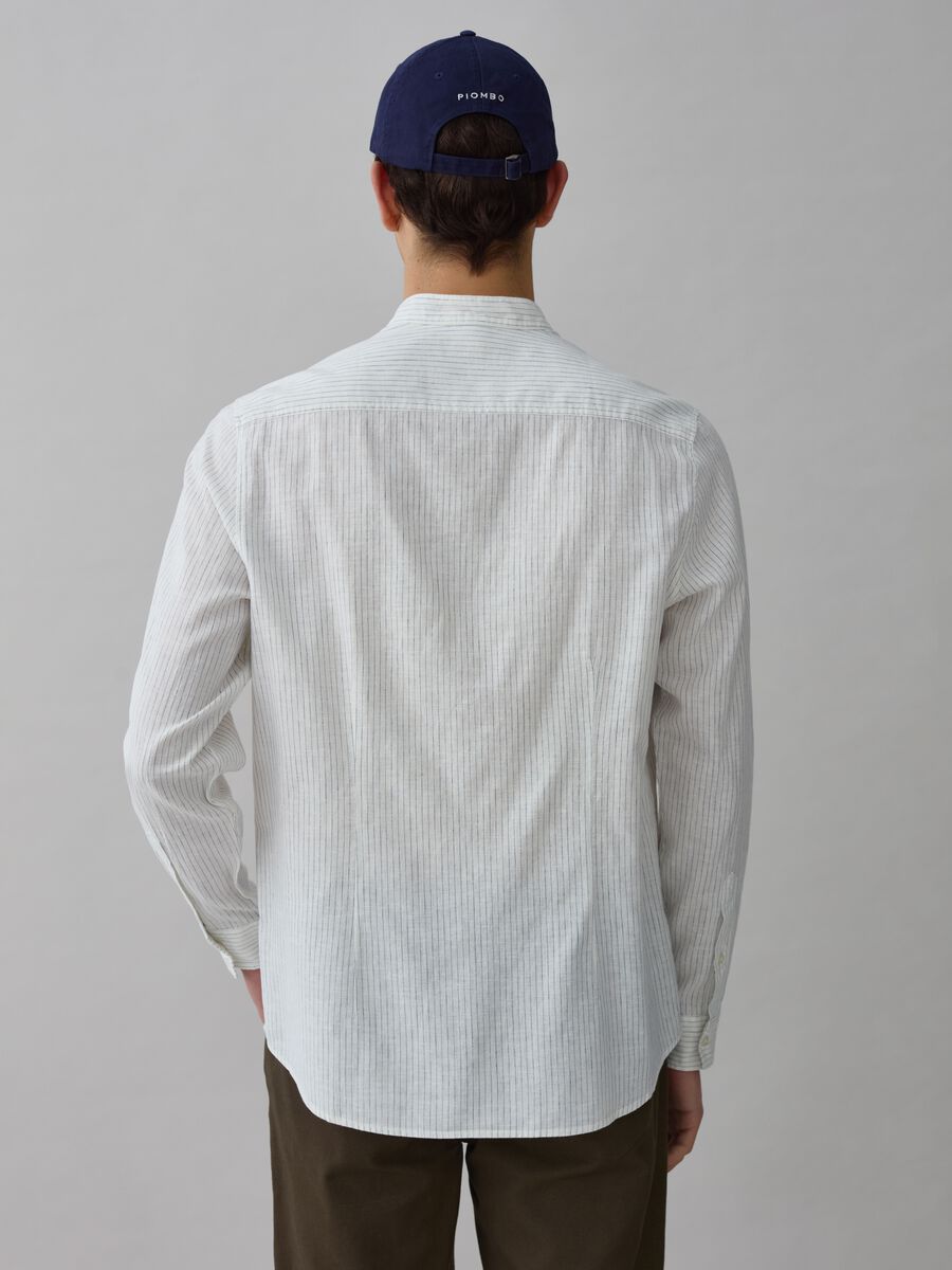 Camisa de lino y algodón de rayas finas_2